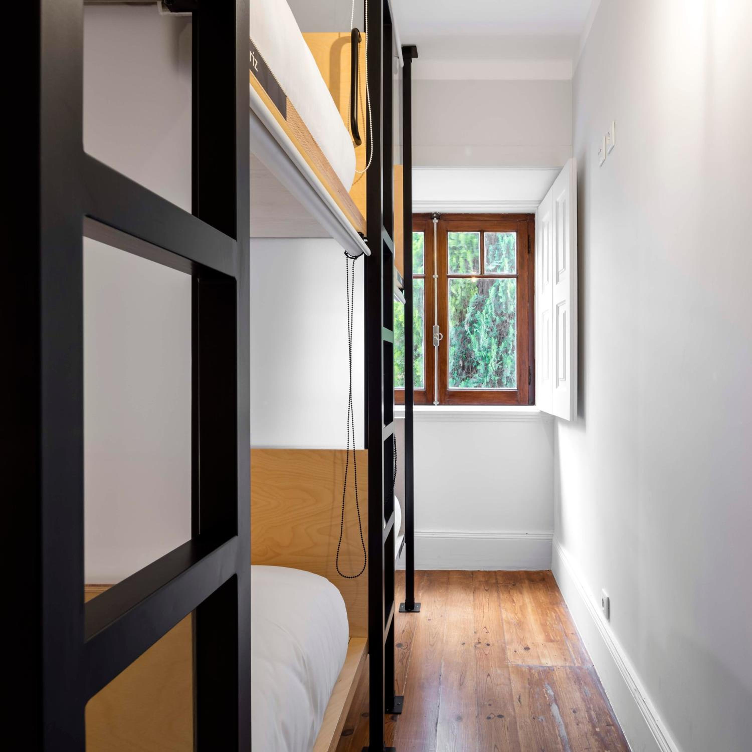 Penedo da Saudade Suites & Hostel