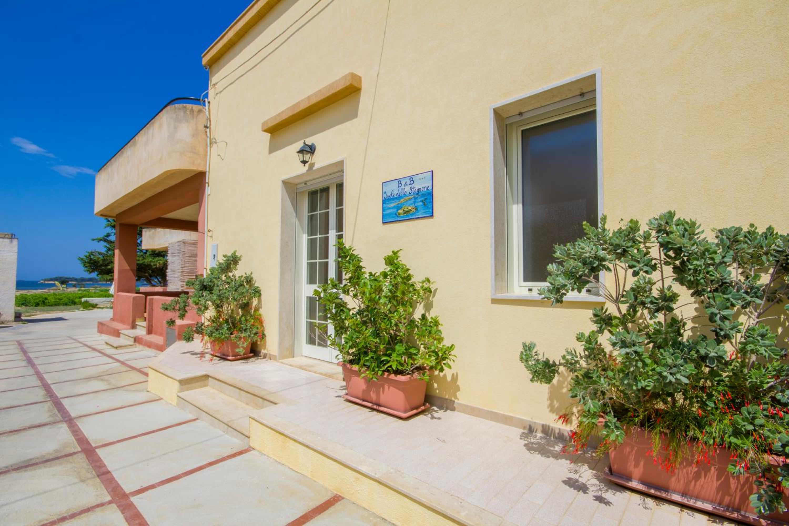 B&B Isole Dello Stagnone view 3