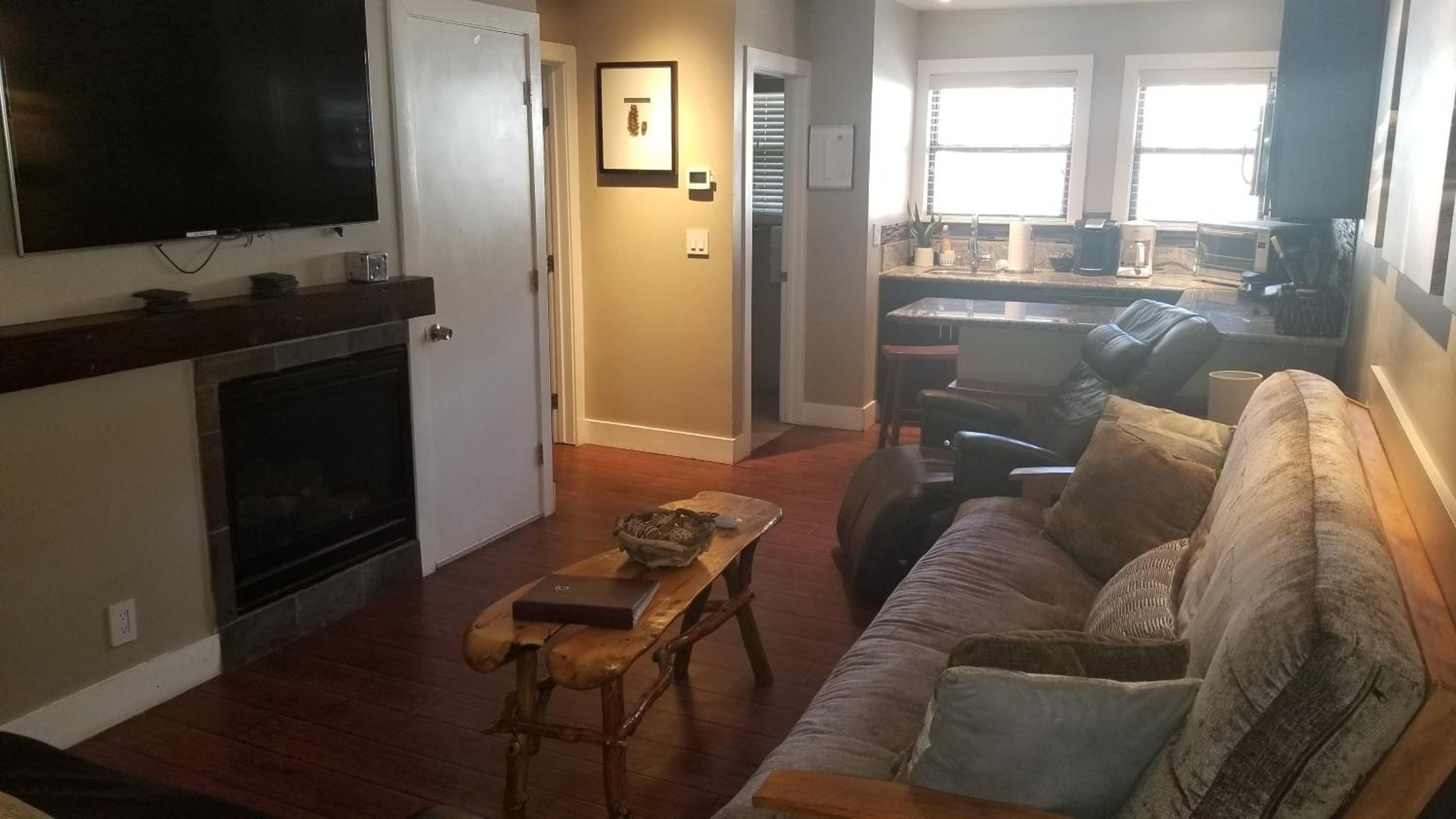 Gondola Lodge with 5-dollar Beach Voucher