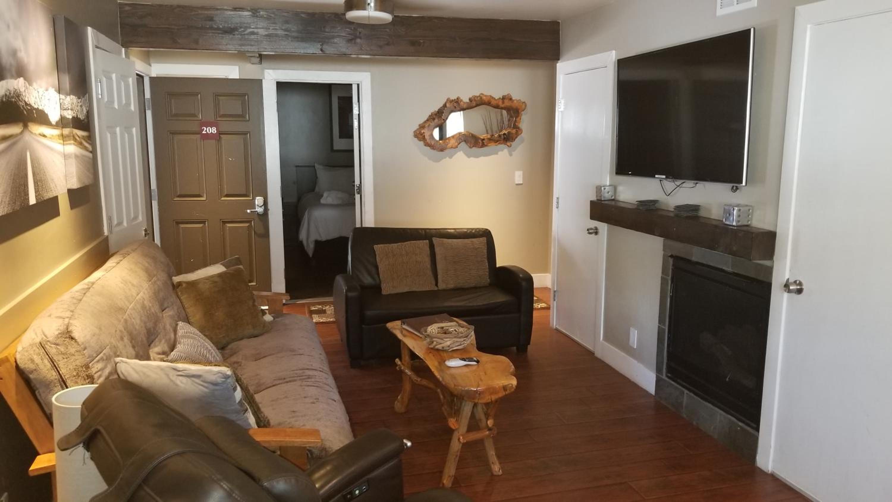 Gondola Lodge with 5-dollar Beach Voucher