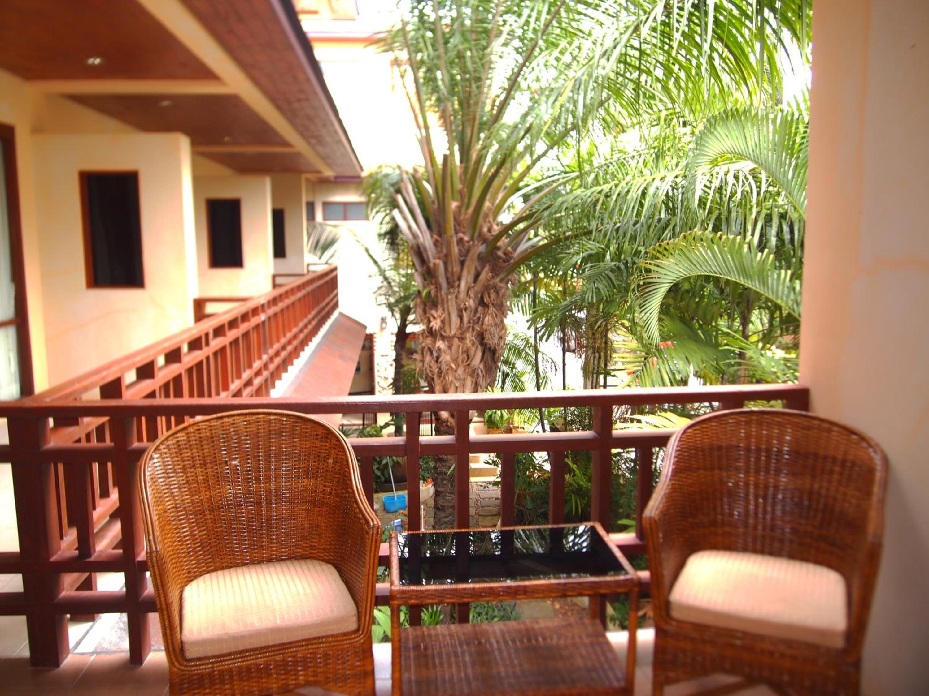 Summer Inn