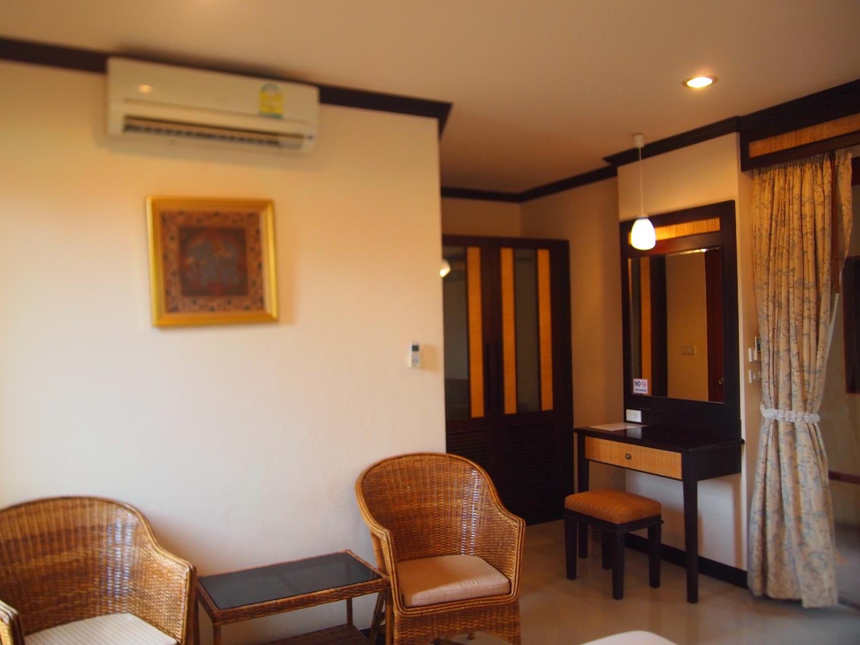 Summer Inn