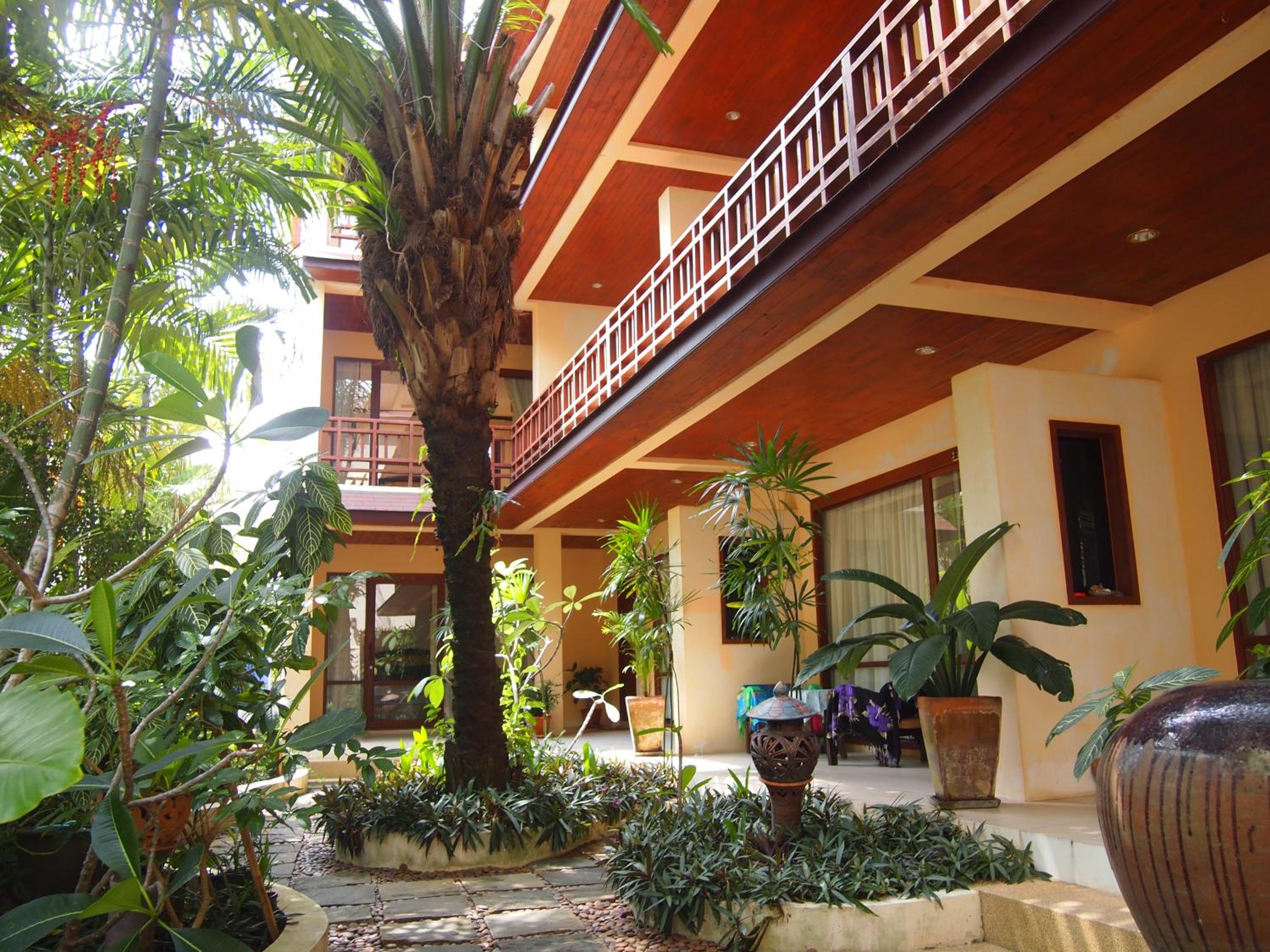 Summer Inn