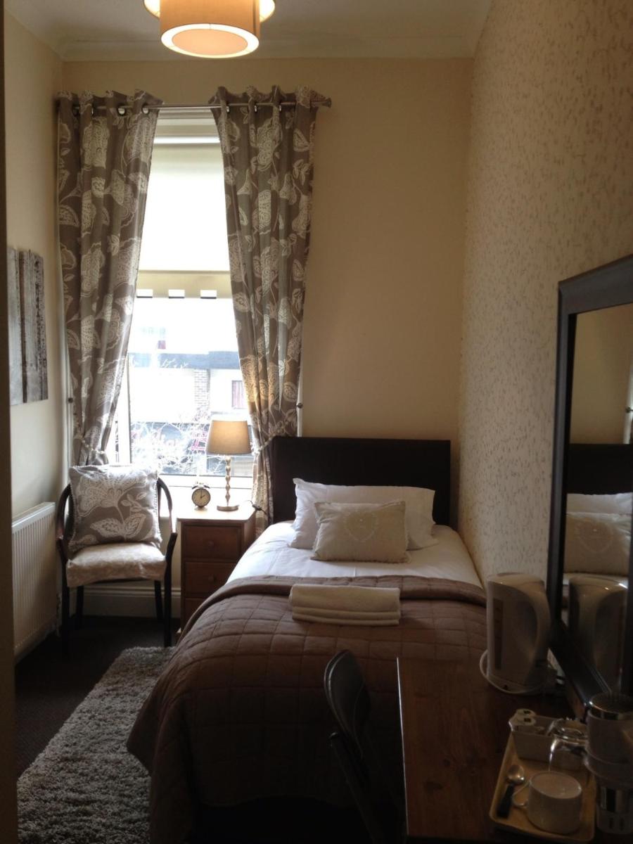 South Shields Vacations - Elmswood Guest House - Property Image 8