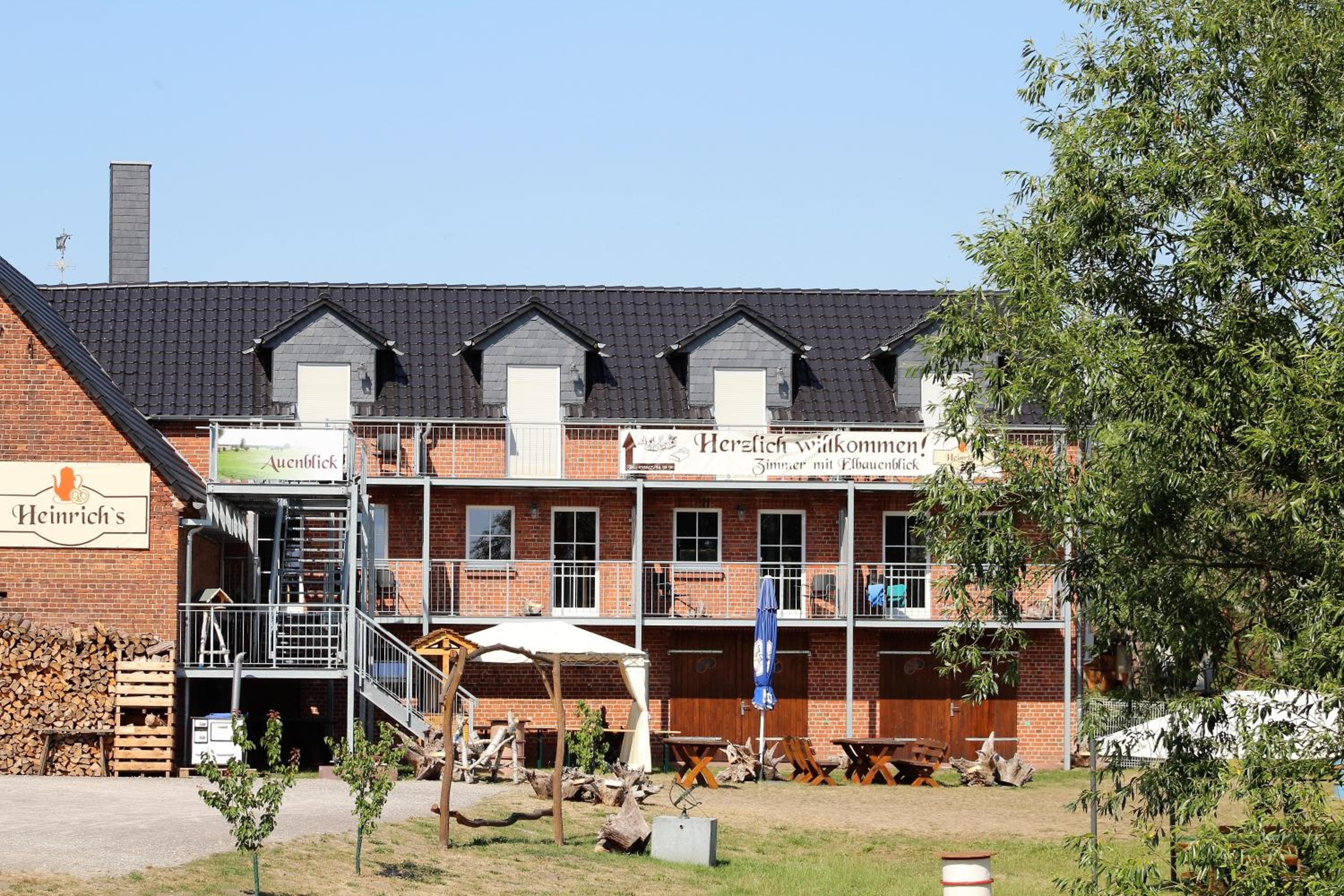Heinrich's Pension & Ferienwohnungen