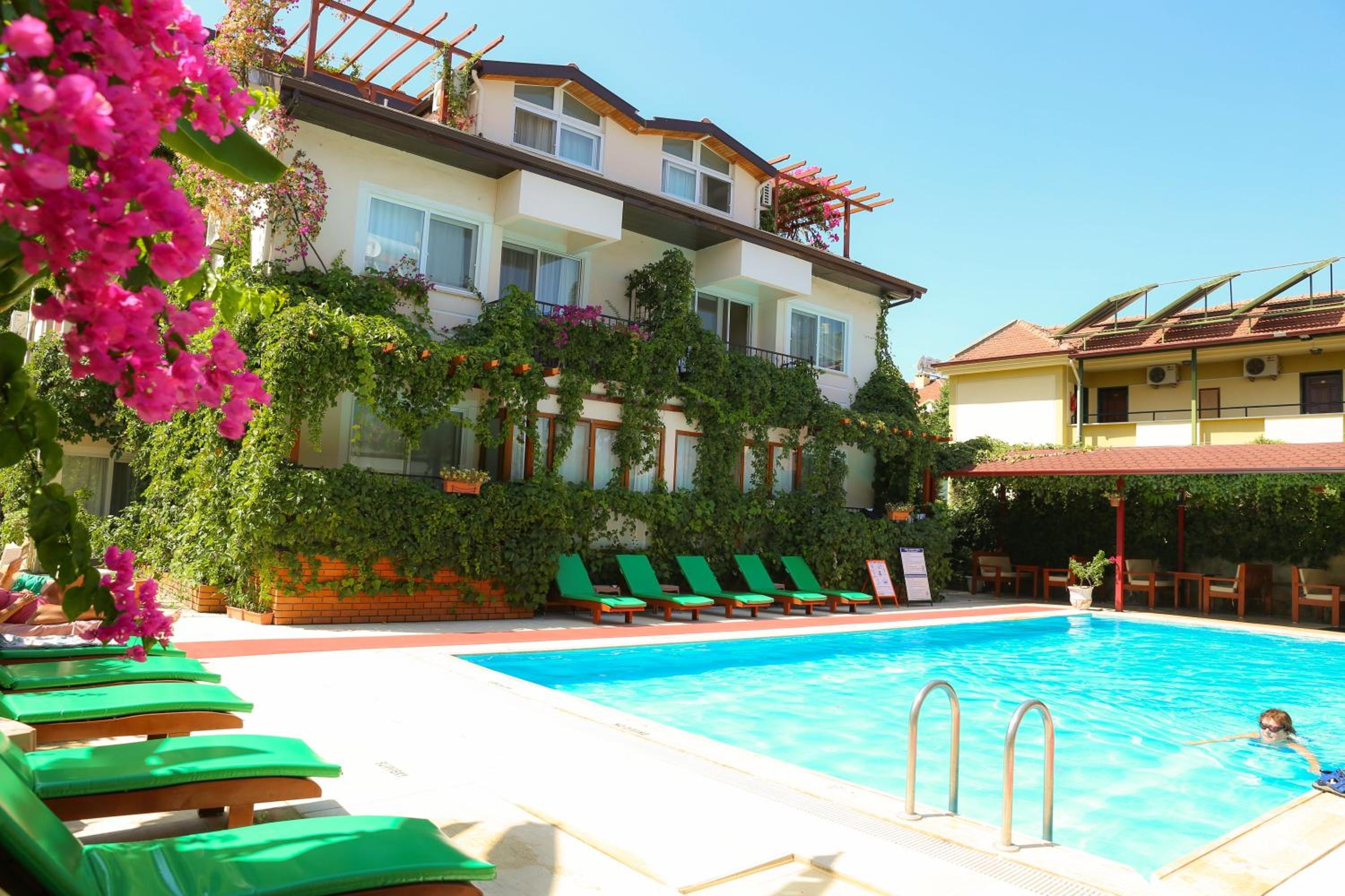 Ten Apart Hotel - Image 14