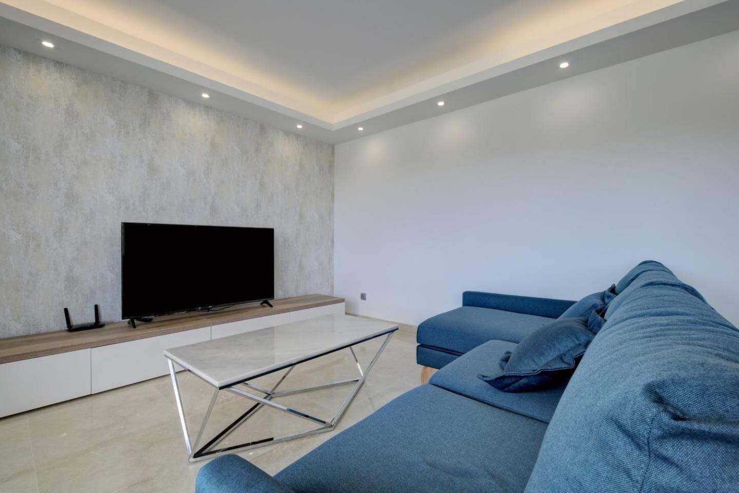 Luxury Flat -Sea, Golf and Mountain Views view 3