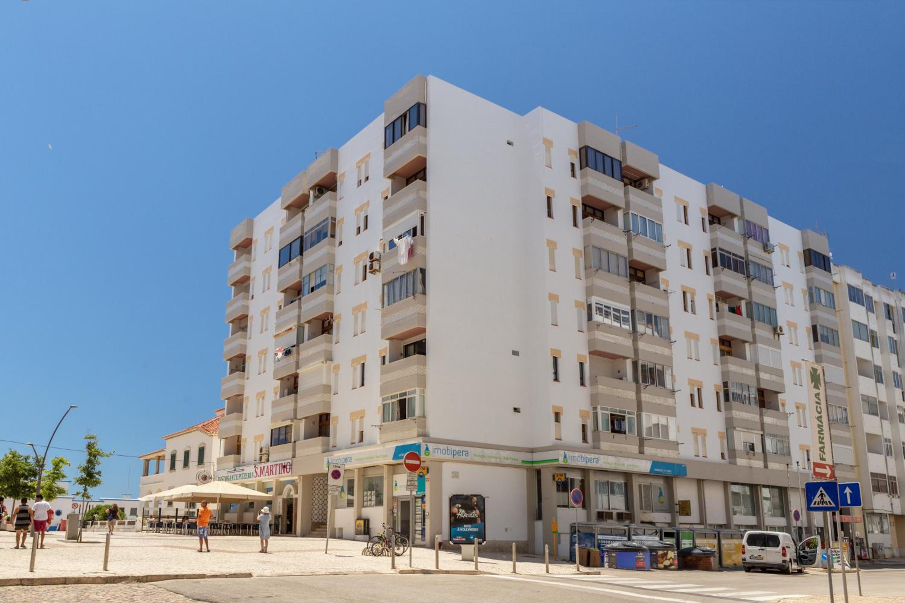Hotel Luxury Beach Apartment at Armação de Pêra - Image 1