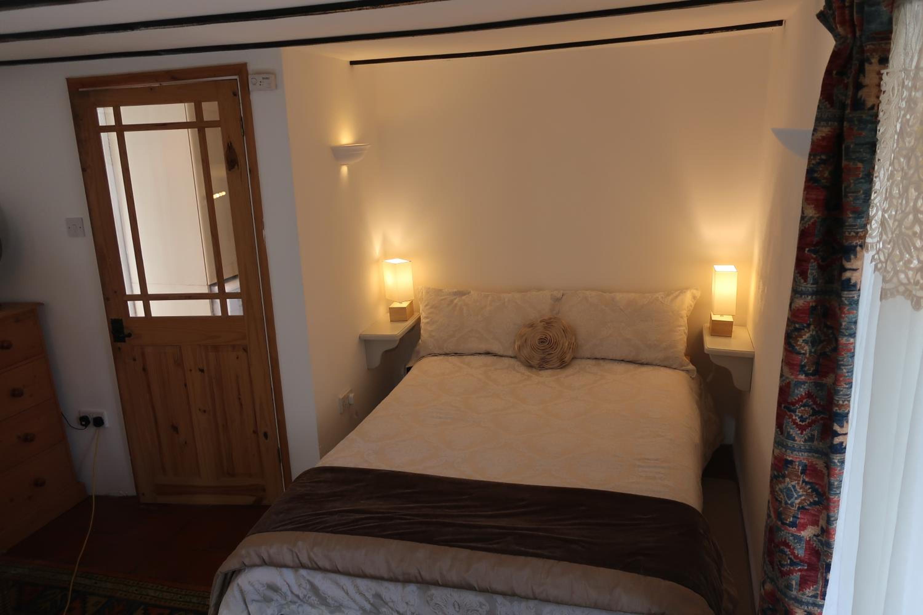 Central Boscastle studio flat view 4