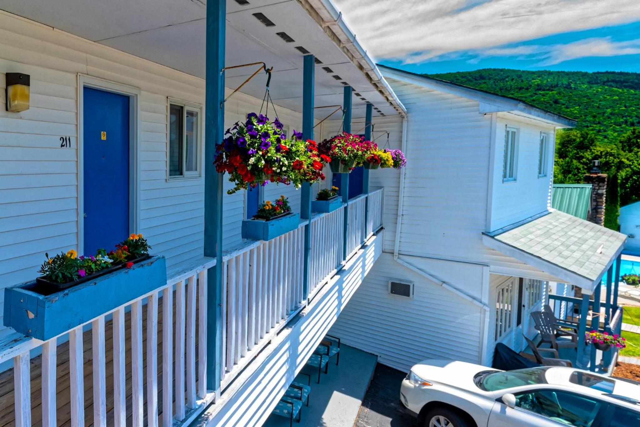 Parker's Motel view 3