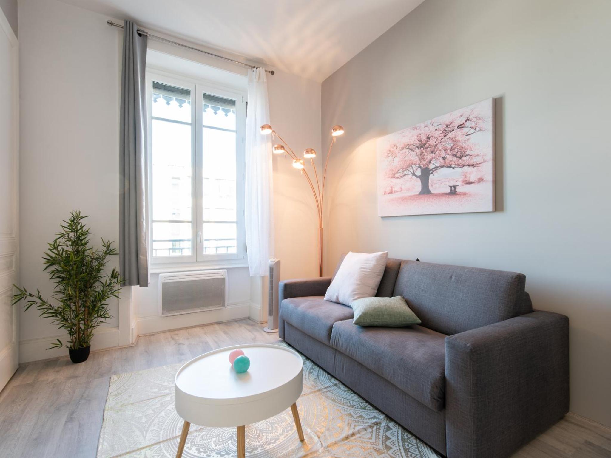 Macé Studio Apartment view 2