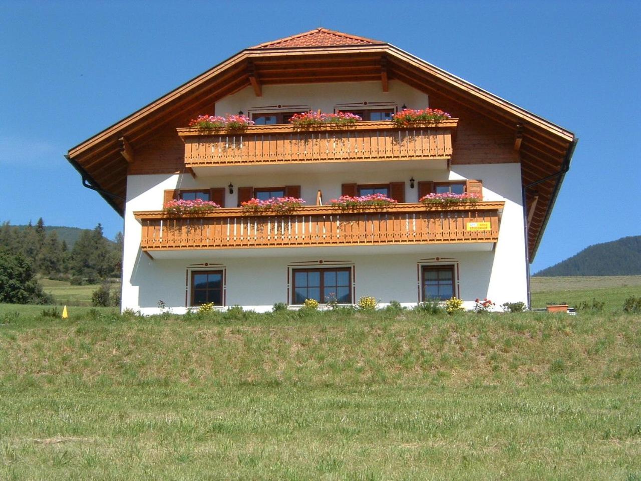 Stegerhof view 4