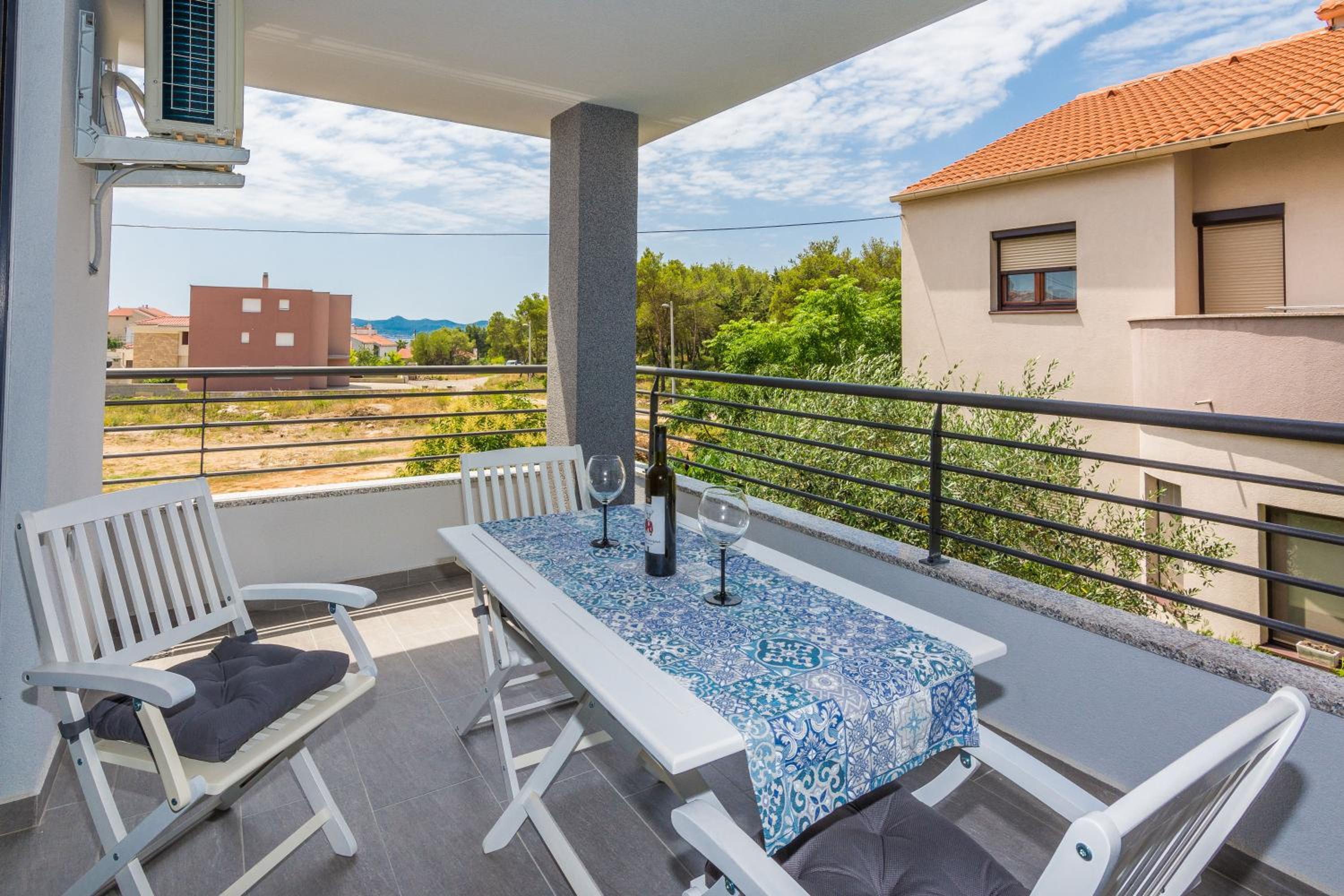 Hotel Apartments Marta 1 - Image 1