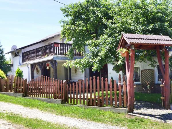 Photo 63