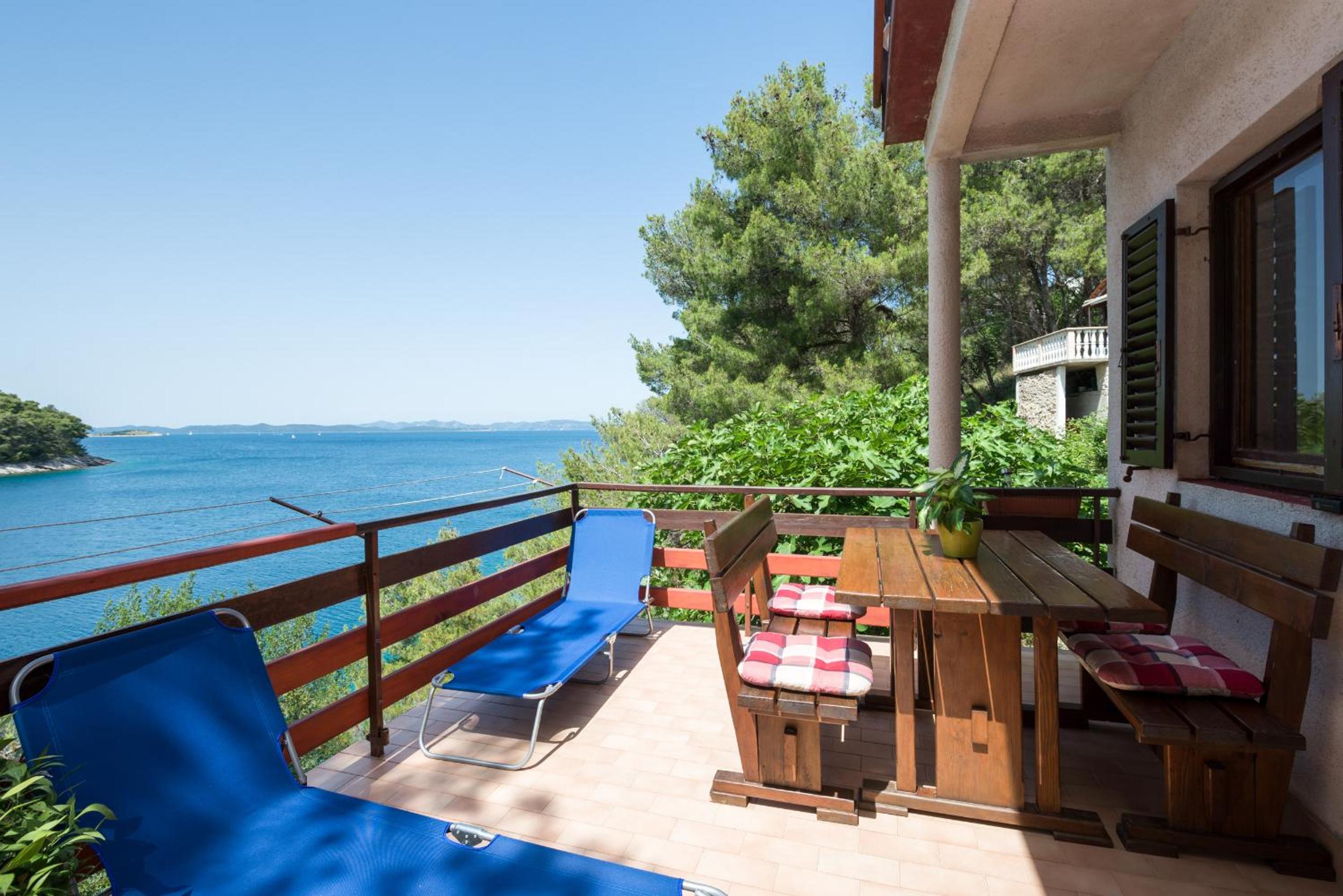 Ilas Dugi Otok view 3