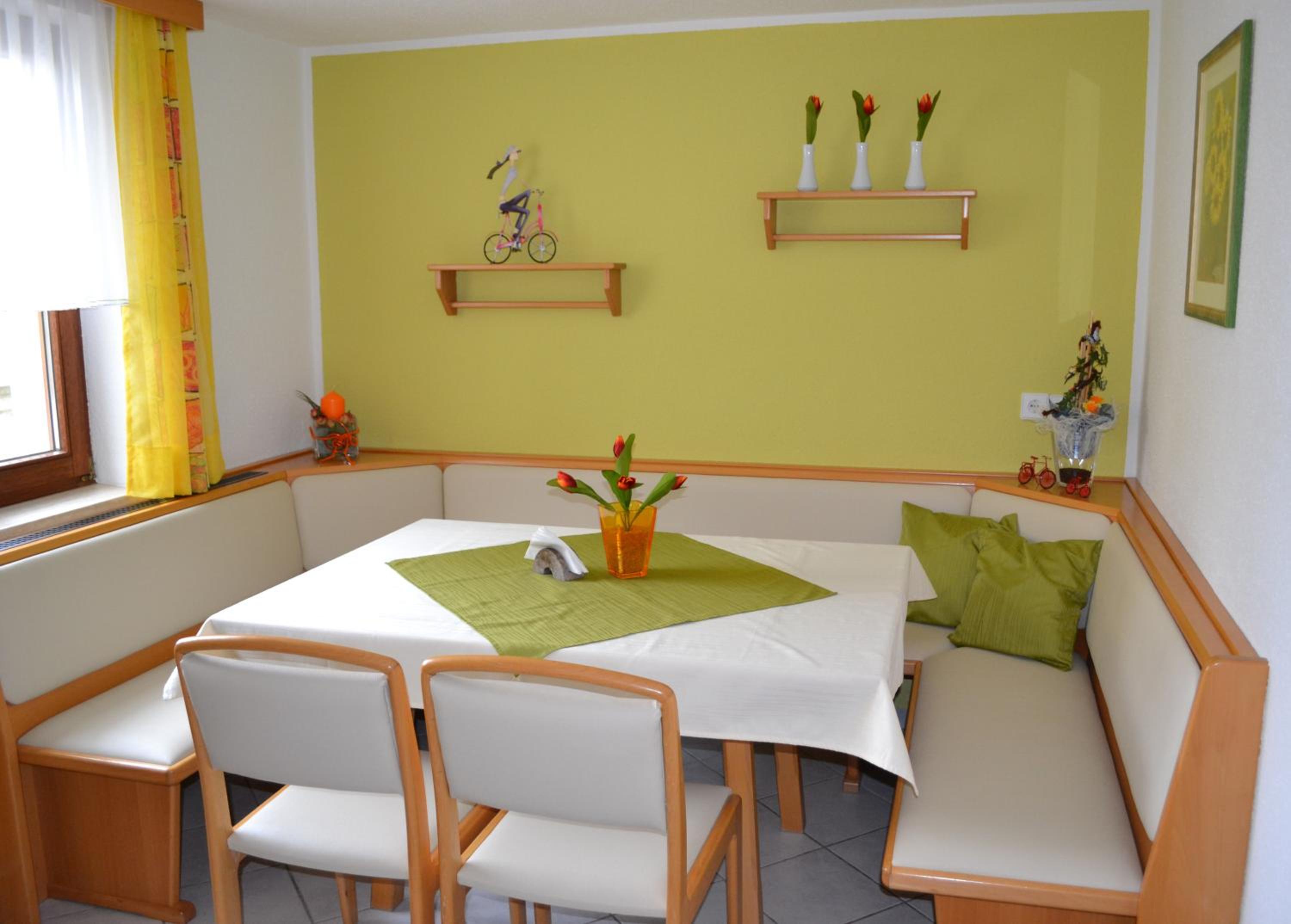 Privatzimmer und Ferienwohnungen Leeb