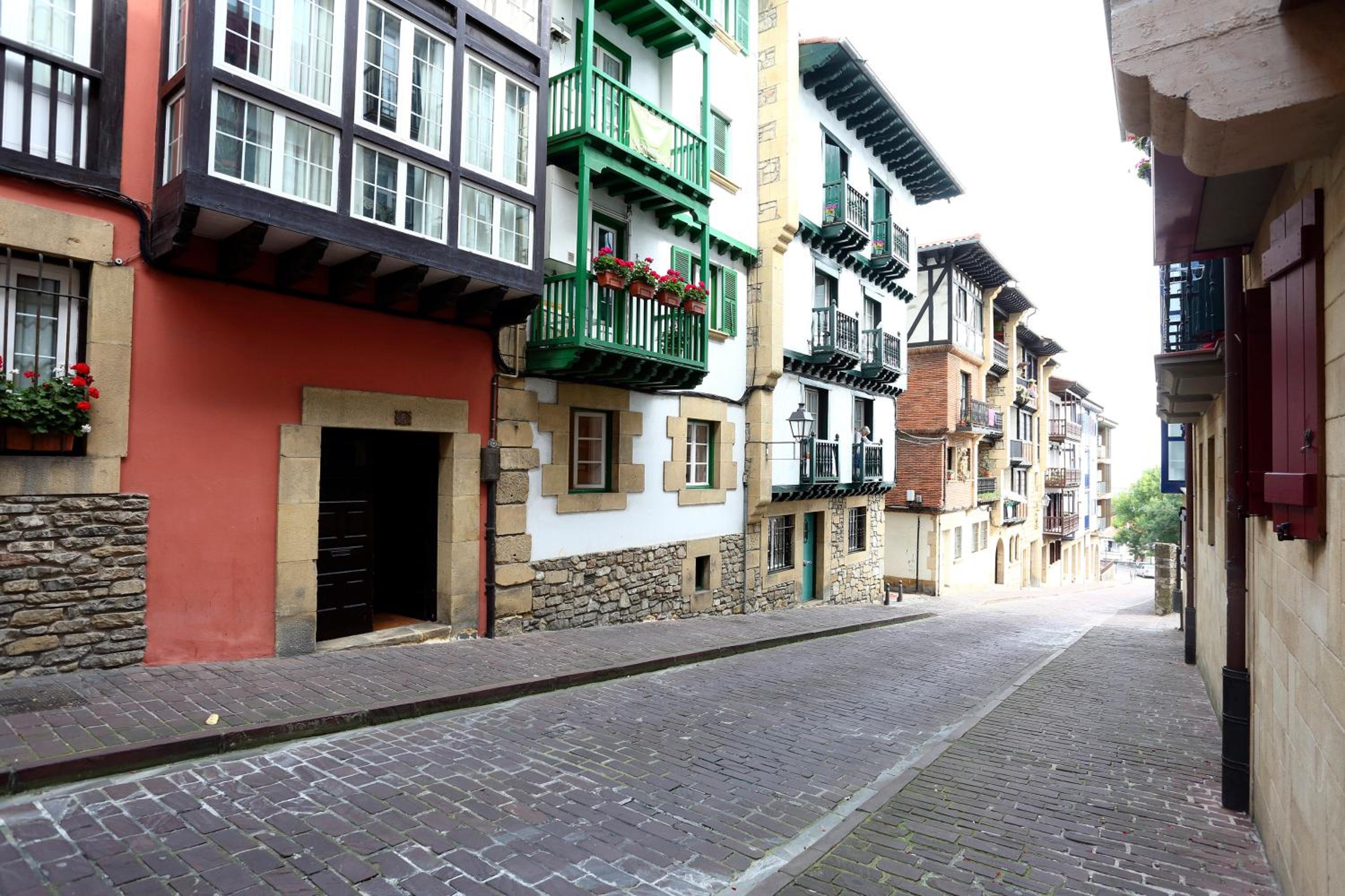 Andagoia by Smiling Rentals view 5