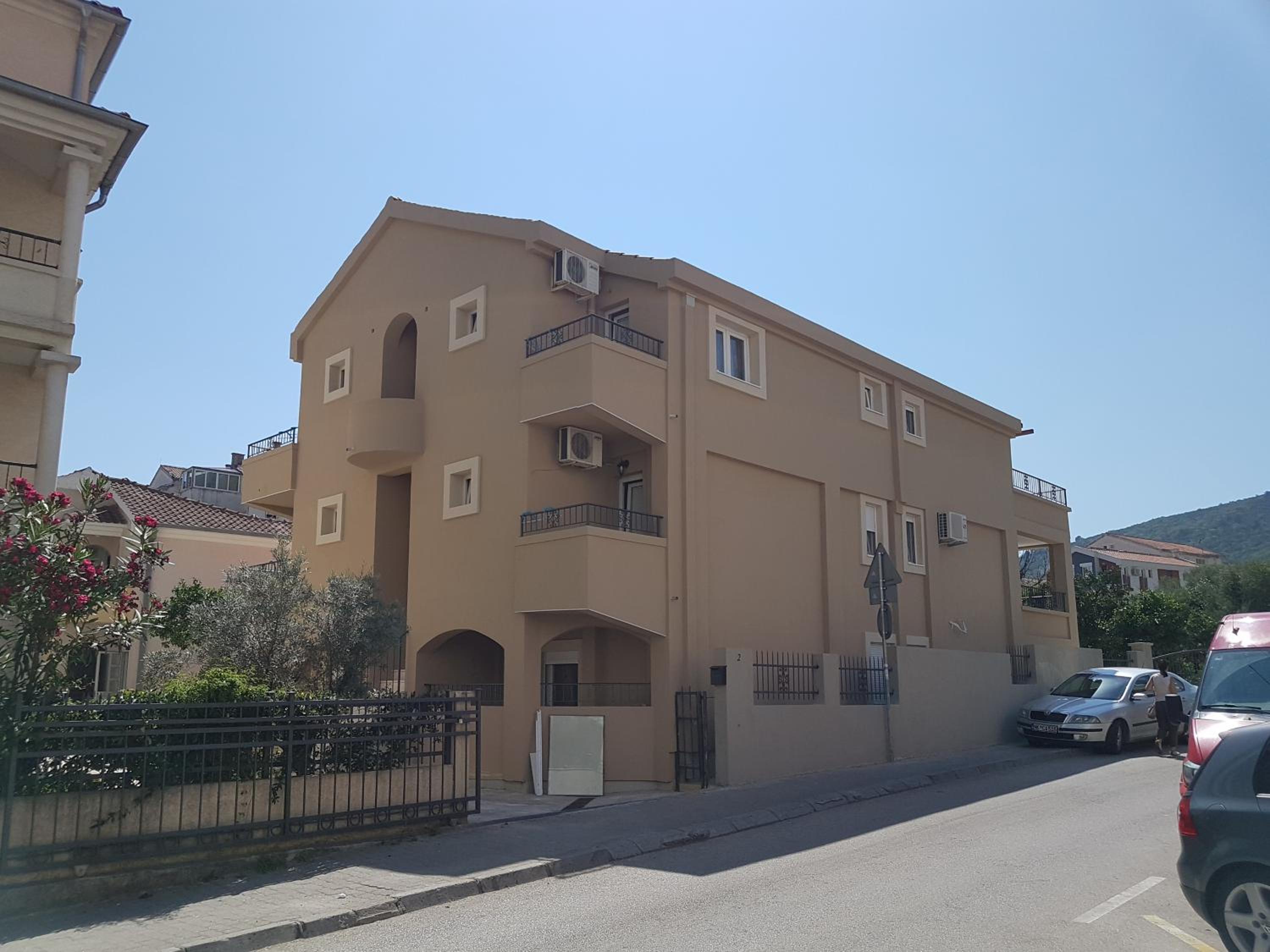 Apartments and Rooms Lijesevic