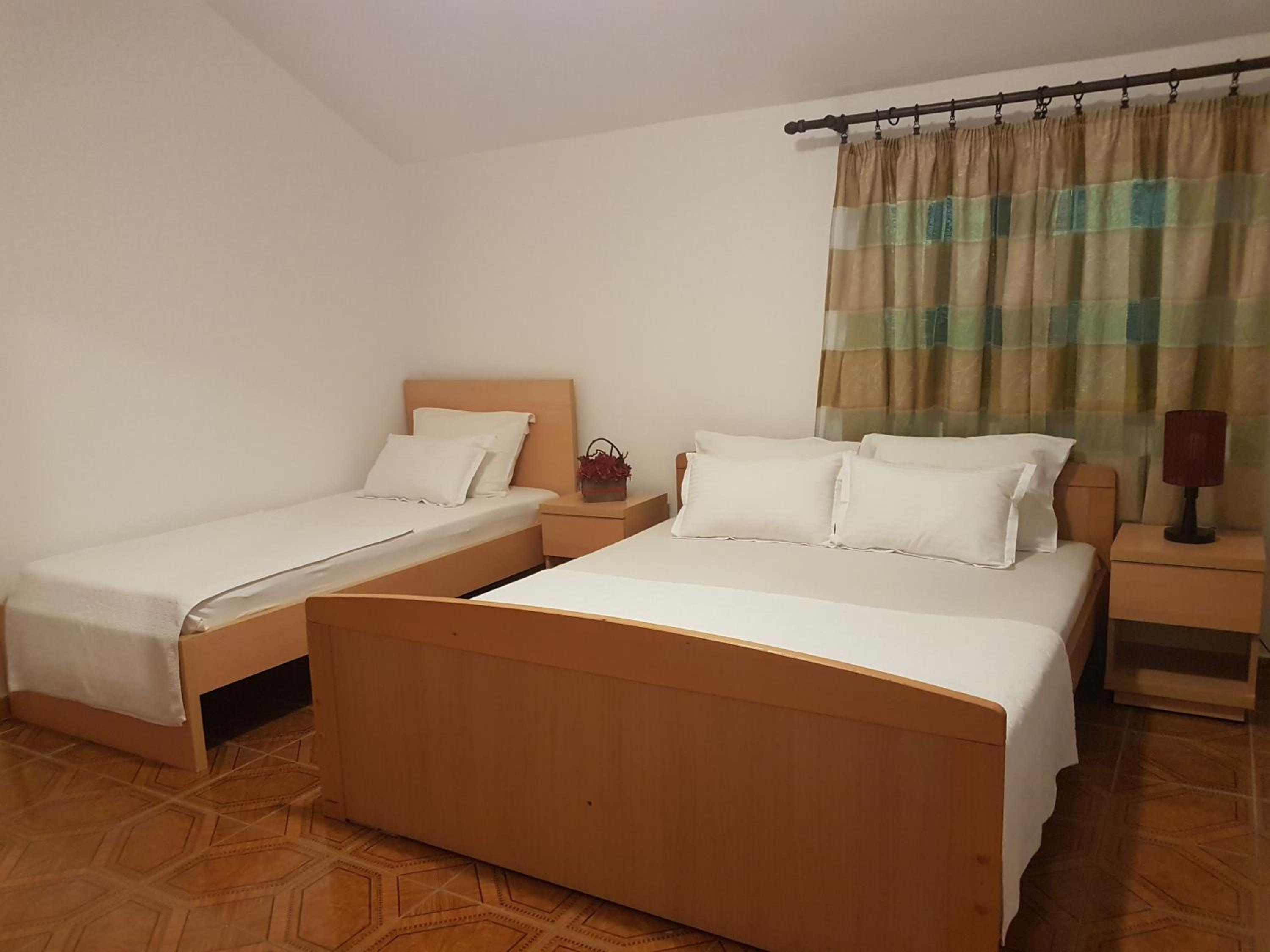 Apartments and Rooms Lijesevic