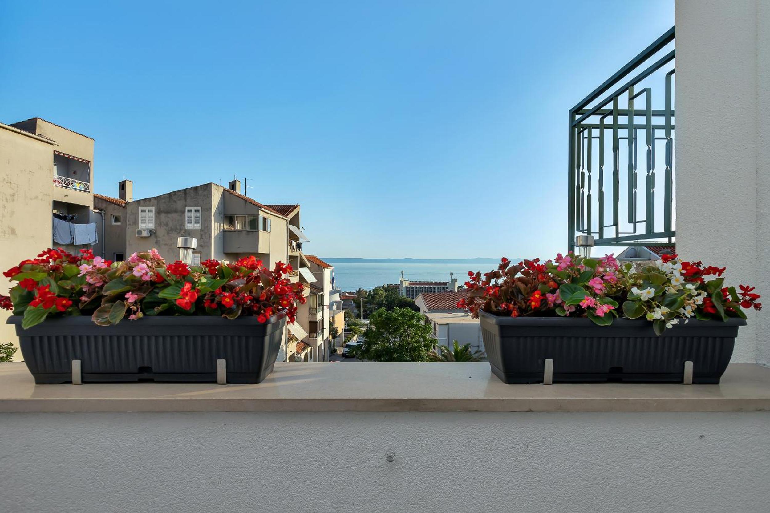 Family apartments Leona Makarska view 4