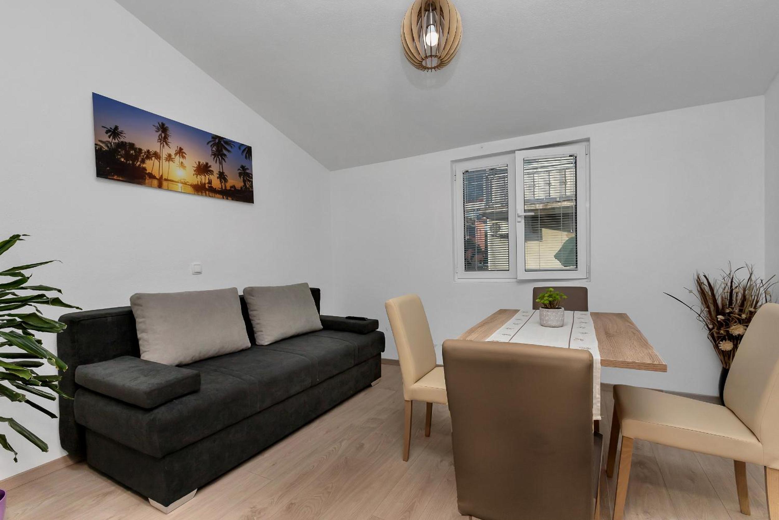 Family apartments Leona Makarska view 2