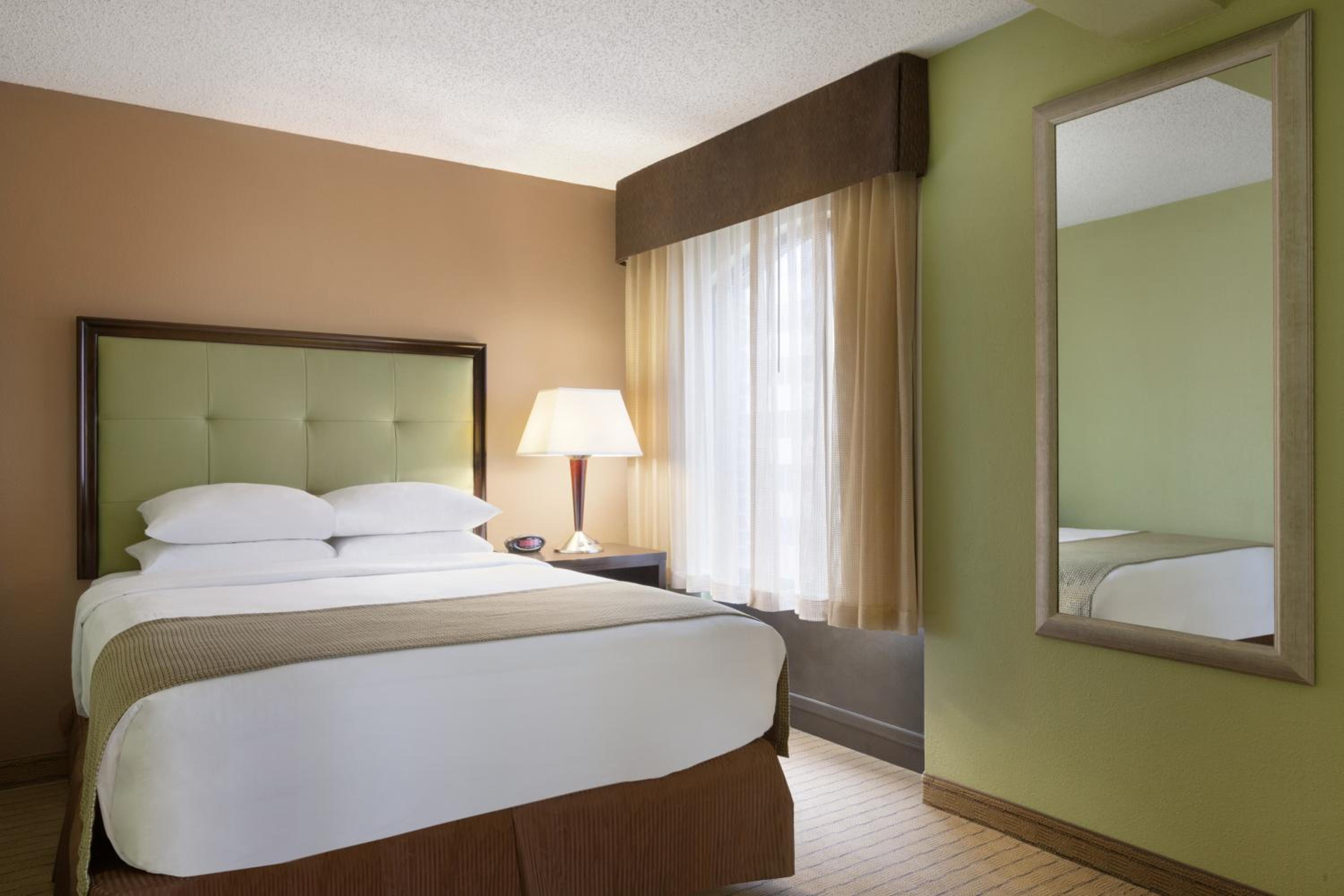 Days Inn by Wyndham Baltimore Inner Harbor - Property Image 9