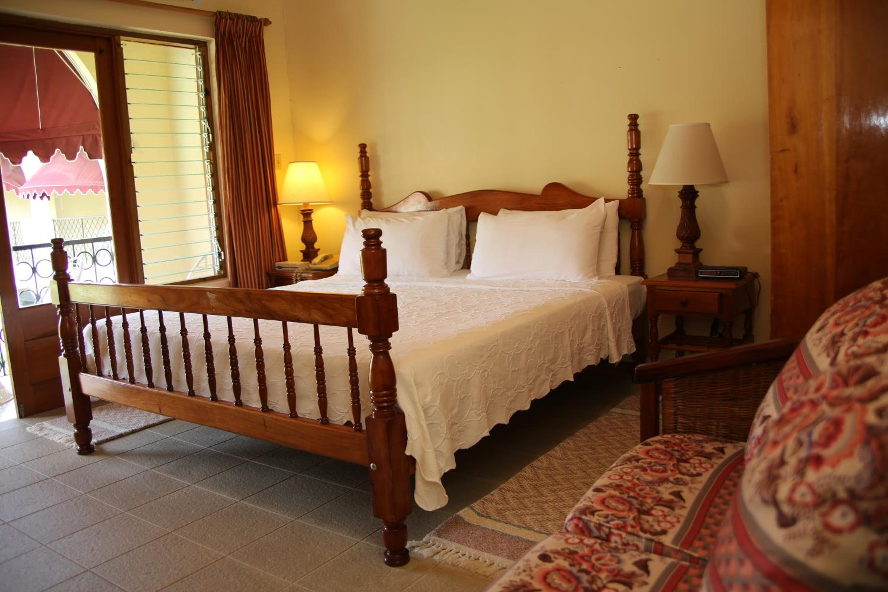 Charela Inn Hotel 16