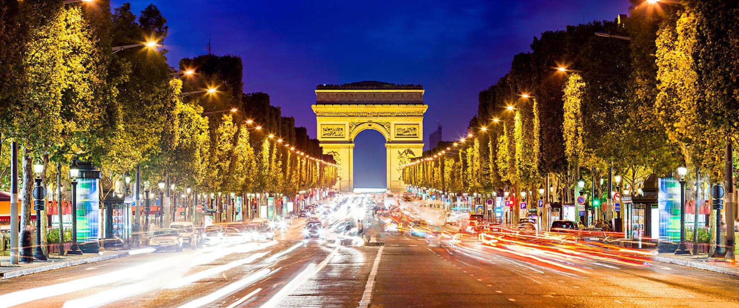 Historic Paris Apartment Steps from Notre Dame and Louvre - Limited Offer