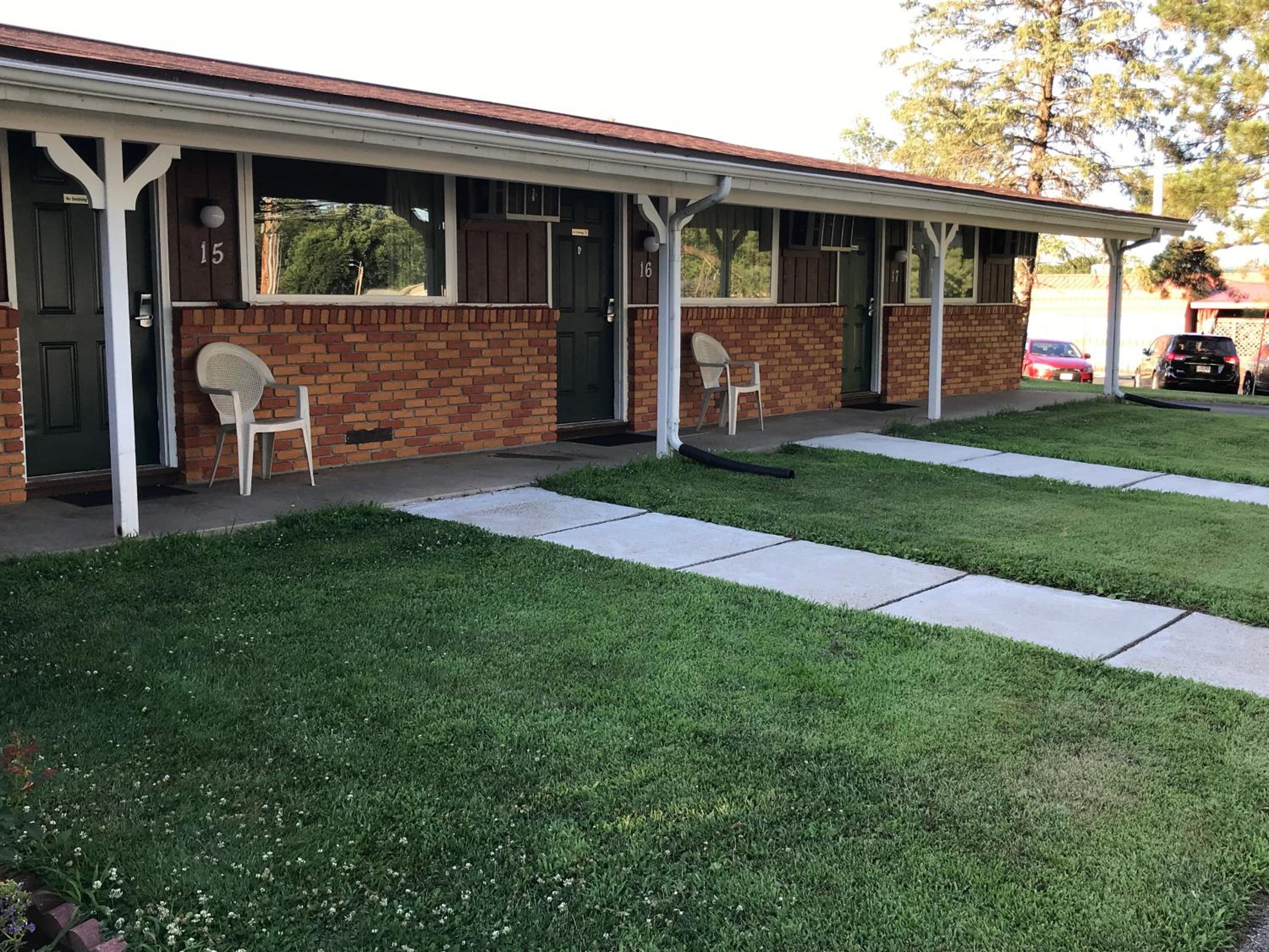Spinning Wheel Motel