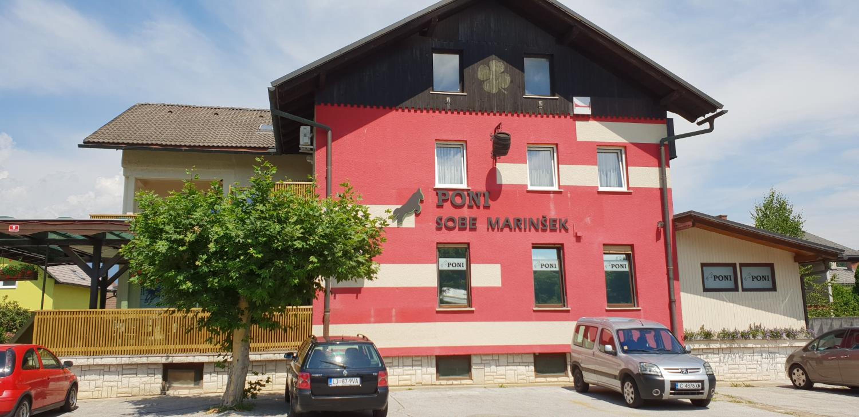 PONI NAKLO - Sobe Marinšek view 4