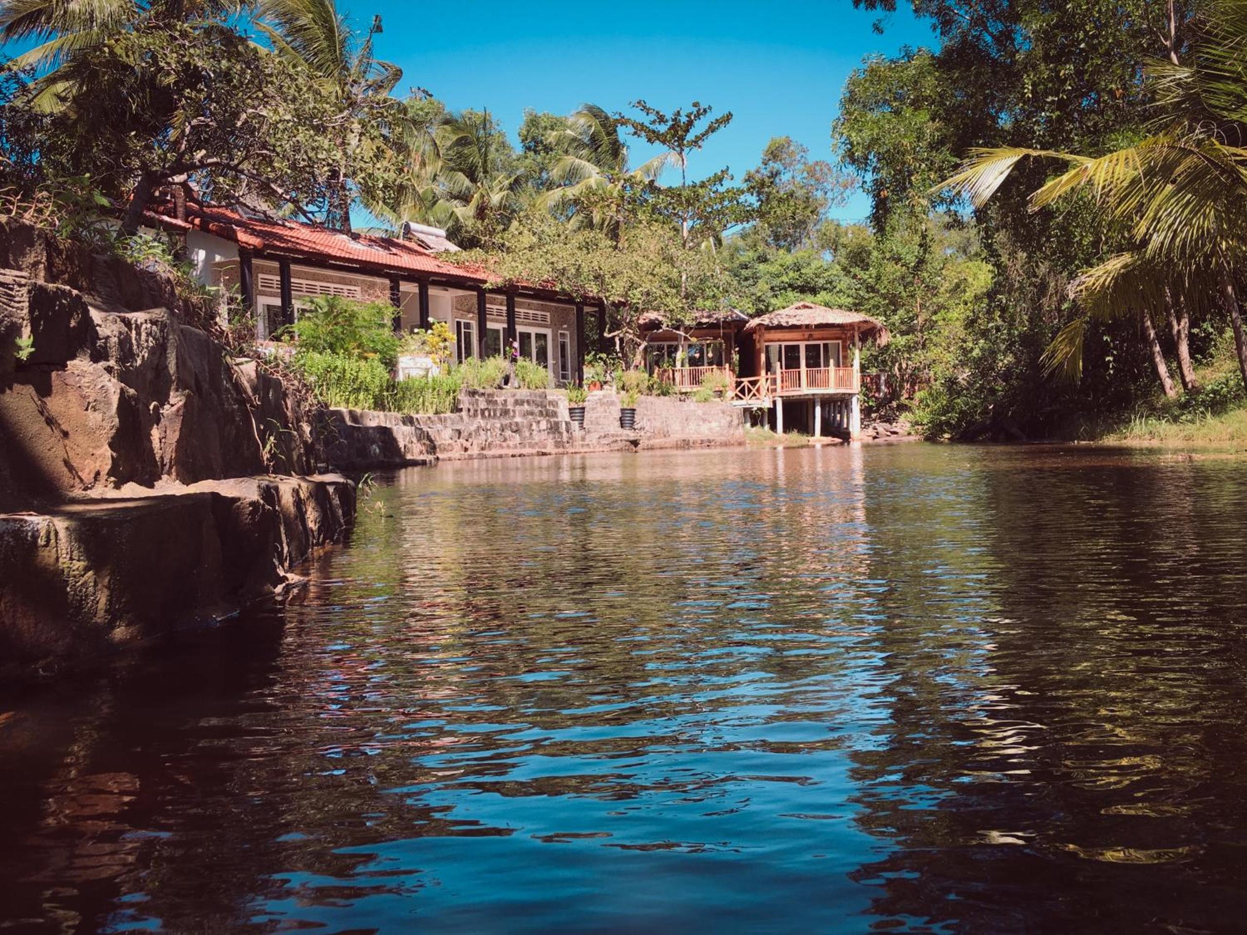 Bamboo Cottages