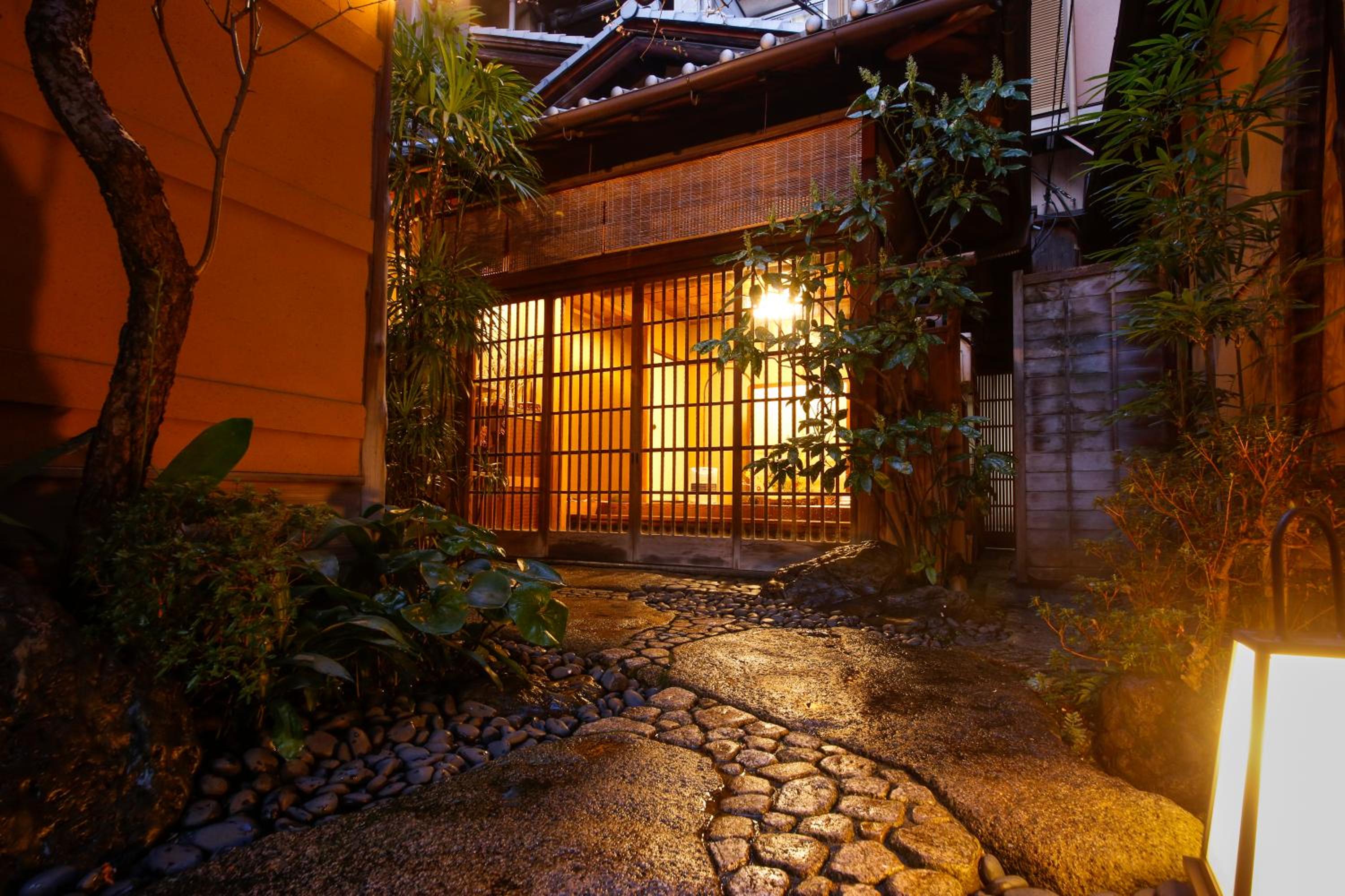 Hotel Ryokan Sanga - Image 1