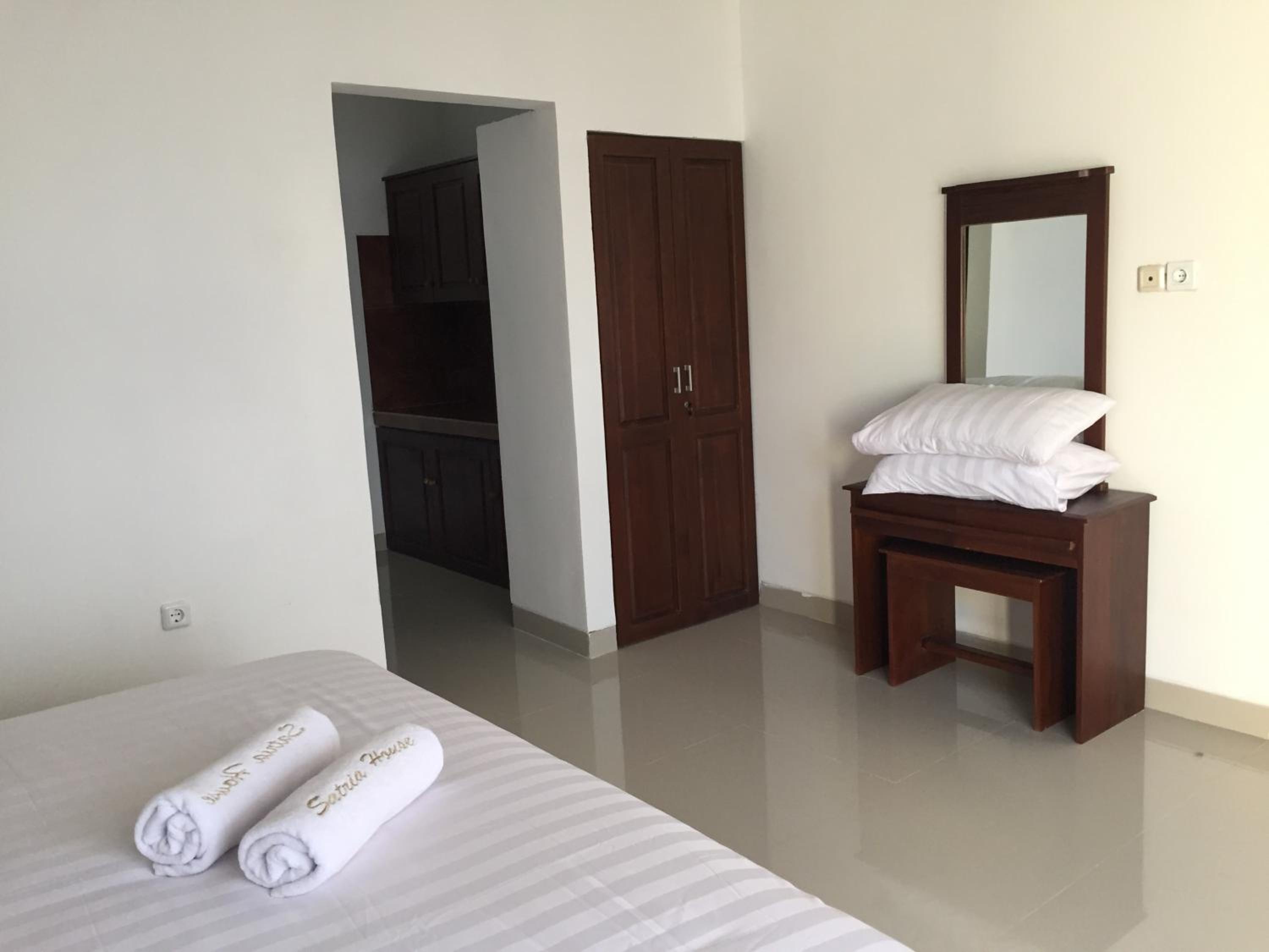 Satria House Amed view 3