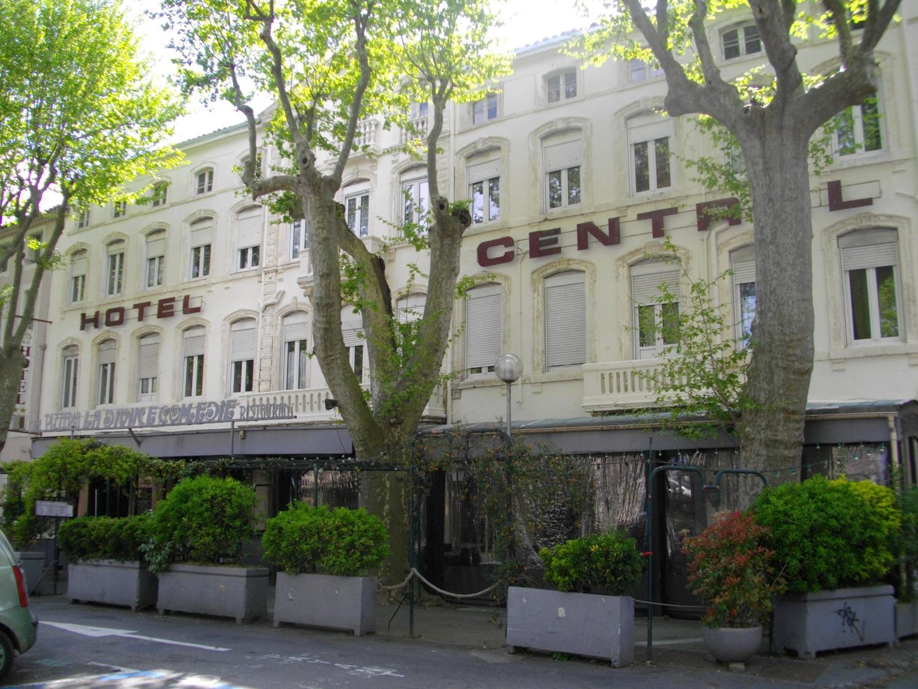 Hotel Hôtel Central - Image 1