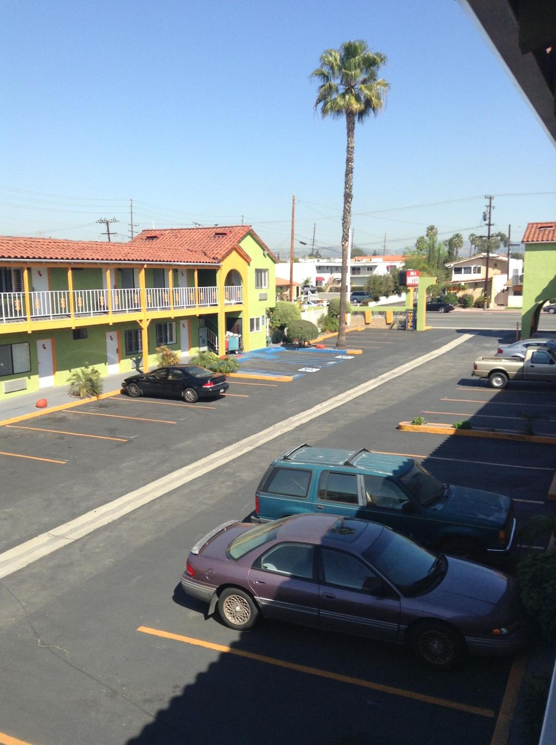 Big A Motel & Suites Near Disneyland Orange County view 5