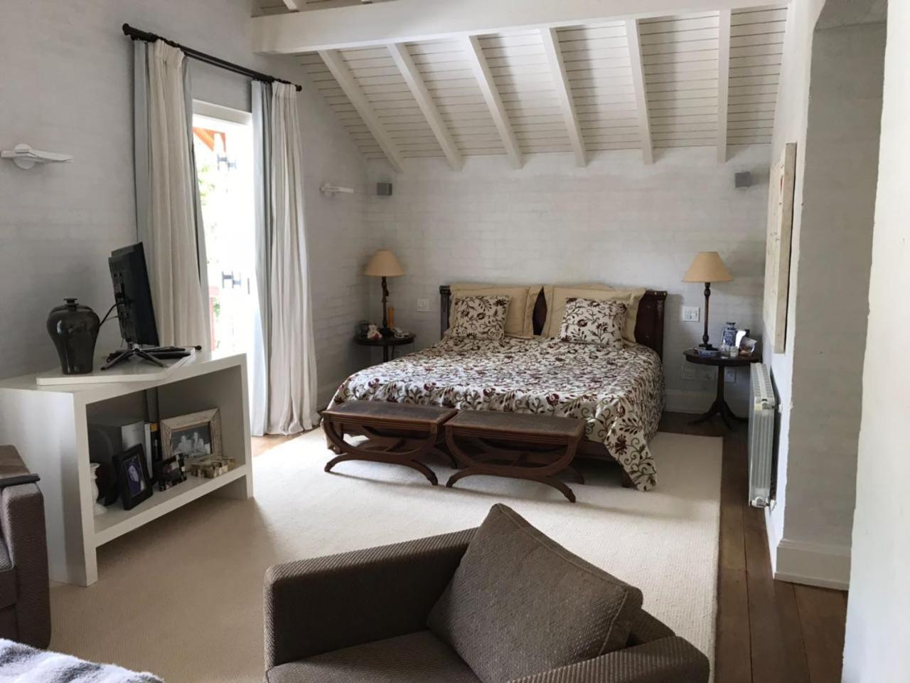 Roots Resort en Monte Verde — living room