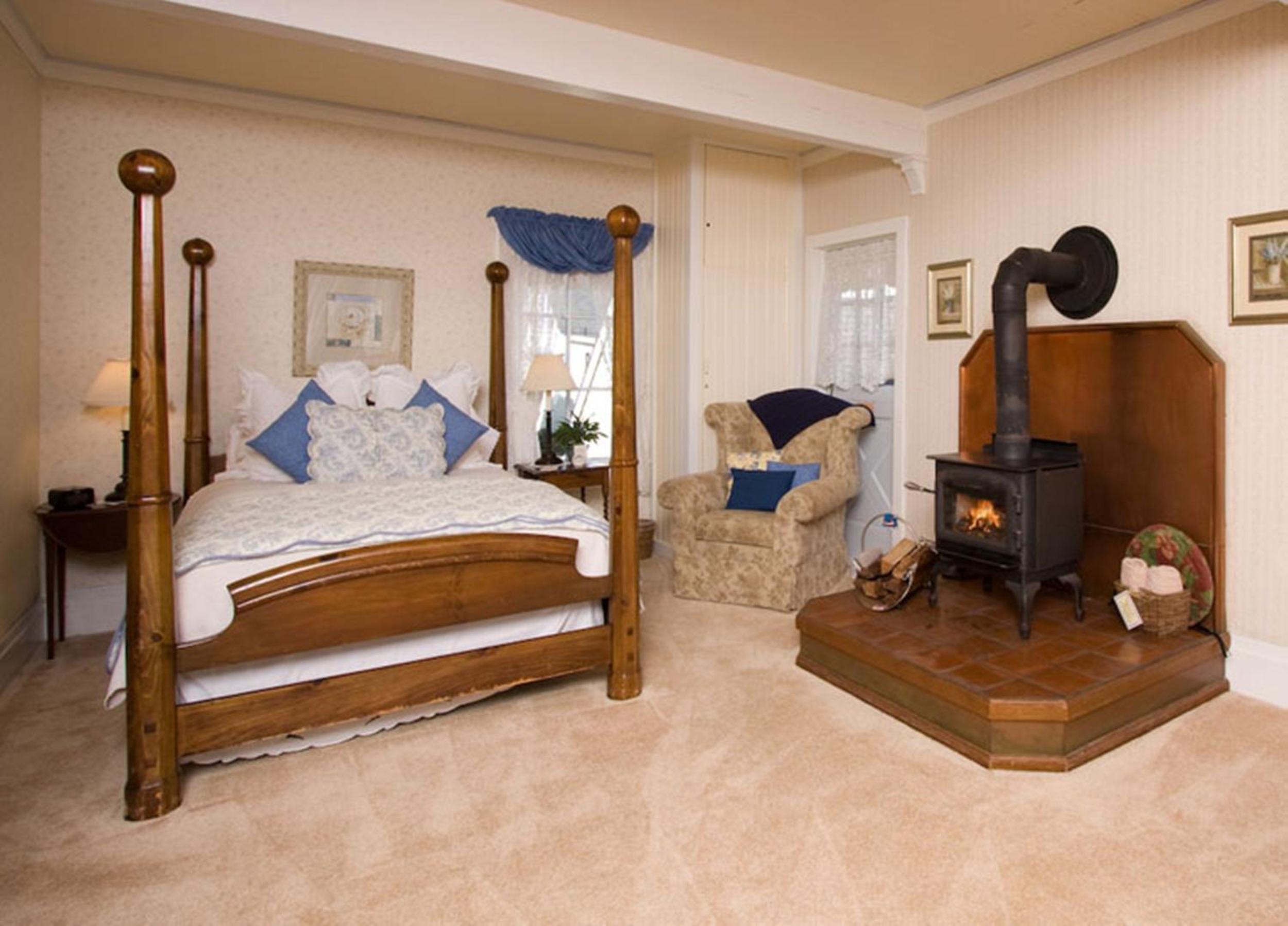 Headlands Inn Bed and Breakfast