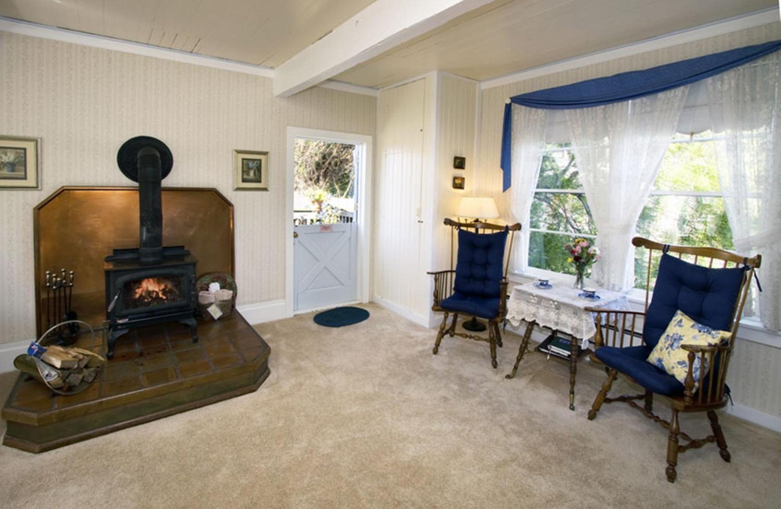 Headlands Inn Bed and Breakfast