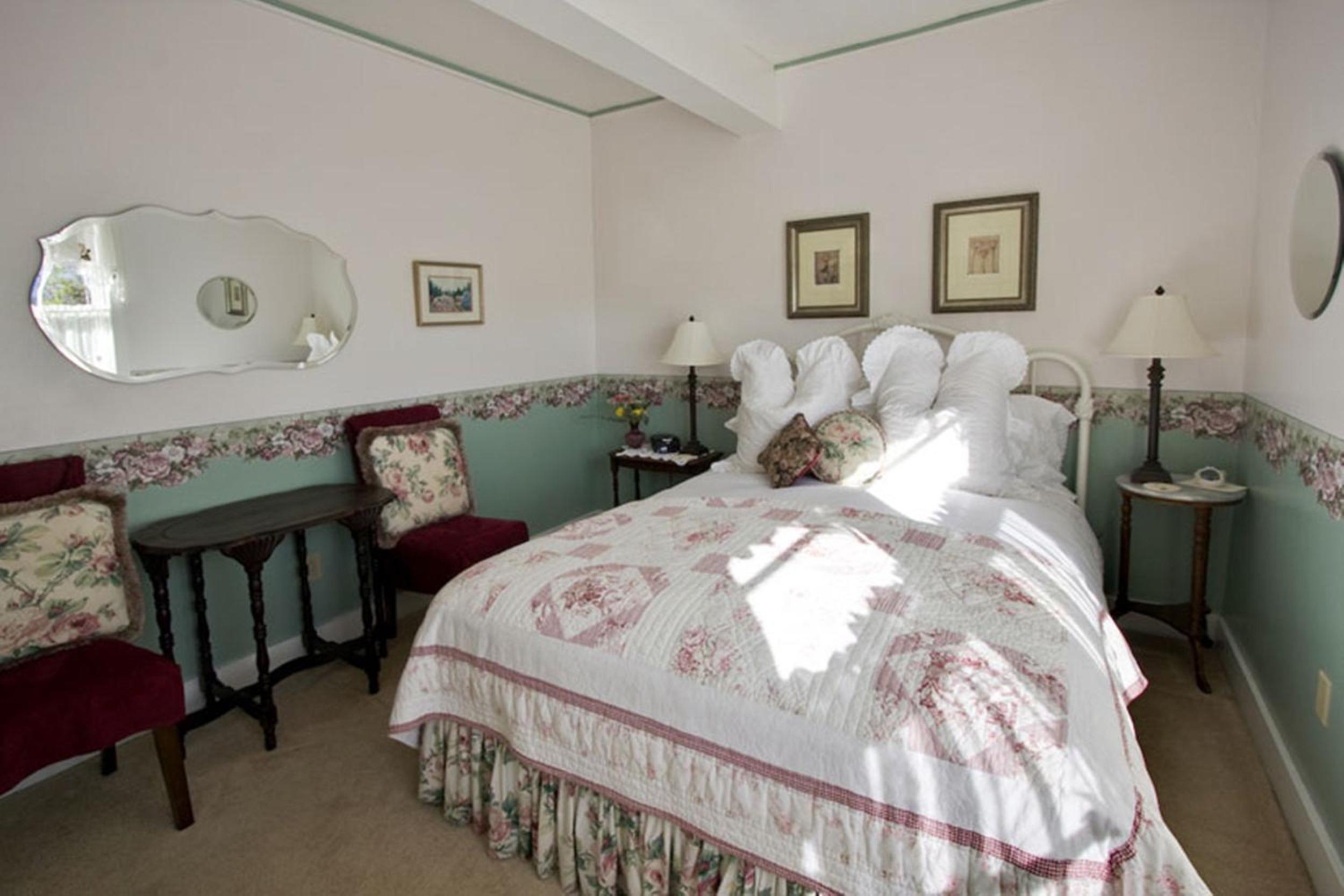Headlands Inn Bed and Breakfast