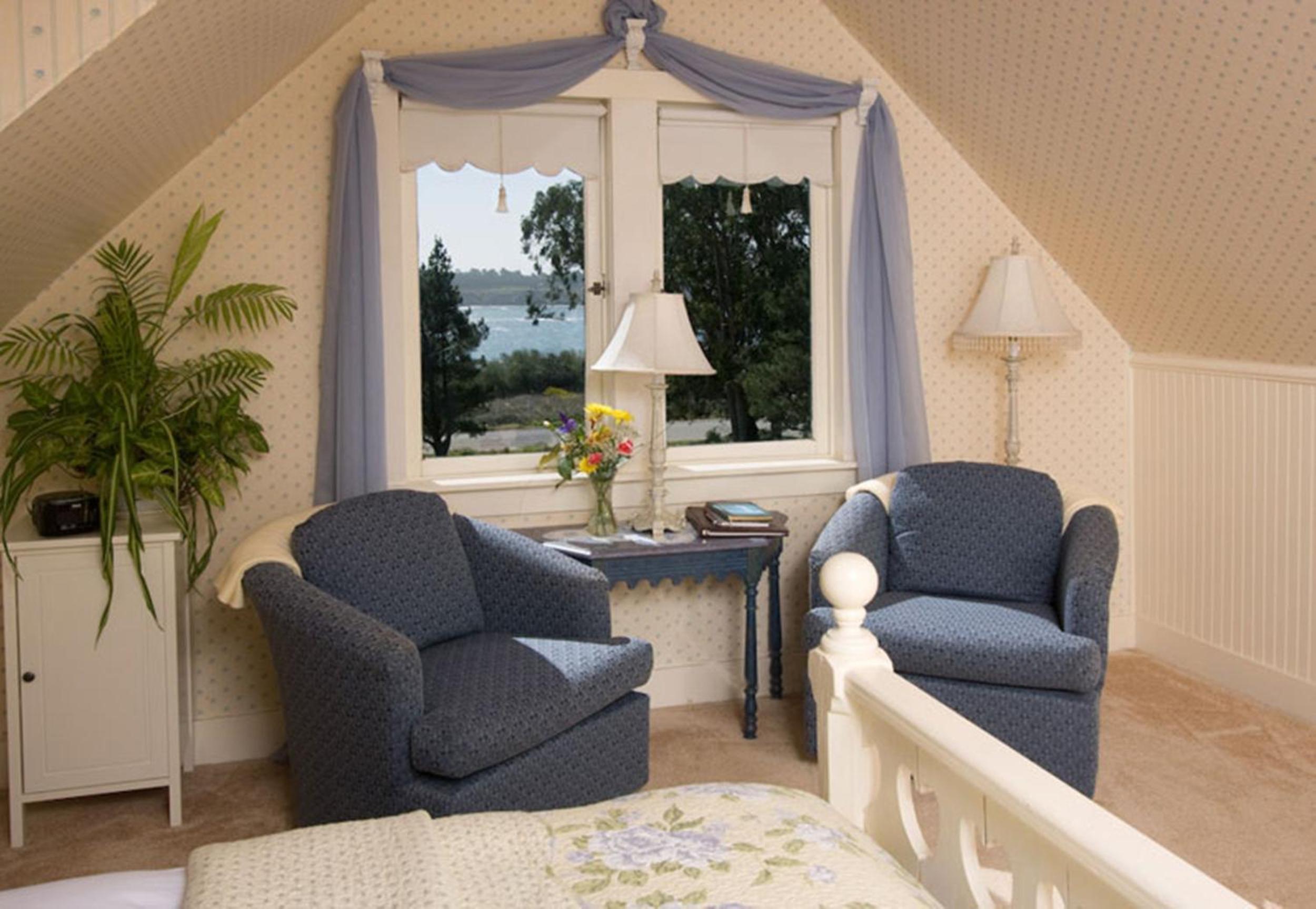 Headlands Inn Bed and Breakfast