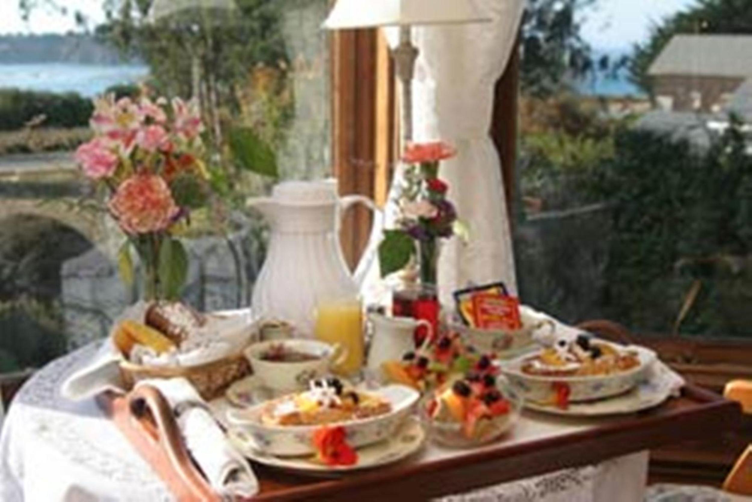 Headlands Inn Bed and Breakfast
