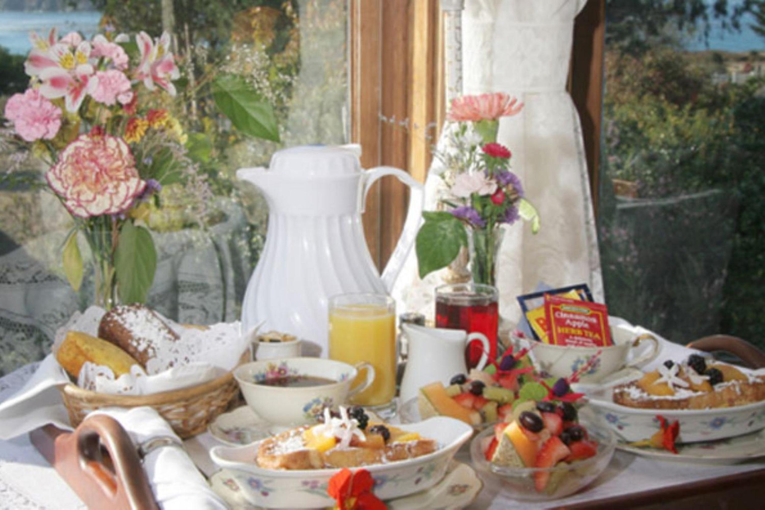 Headlands Inn Bed and Breakfast