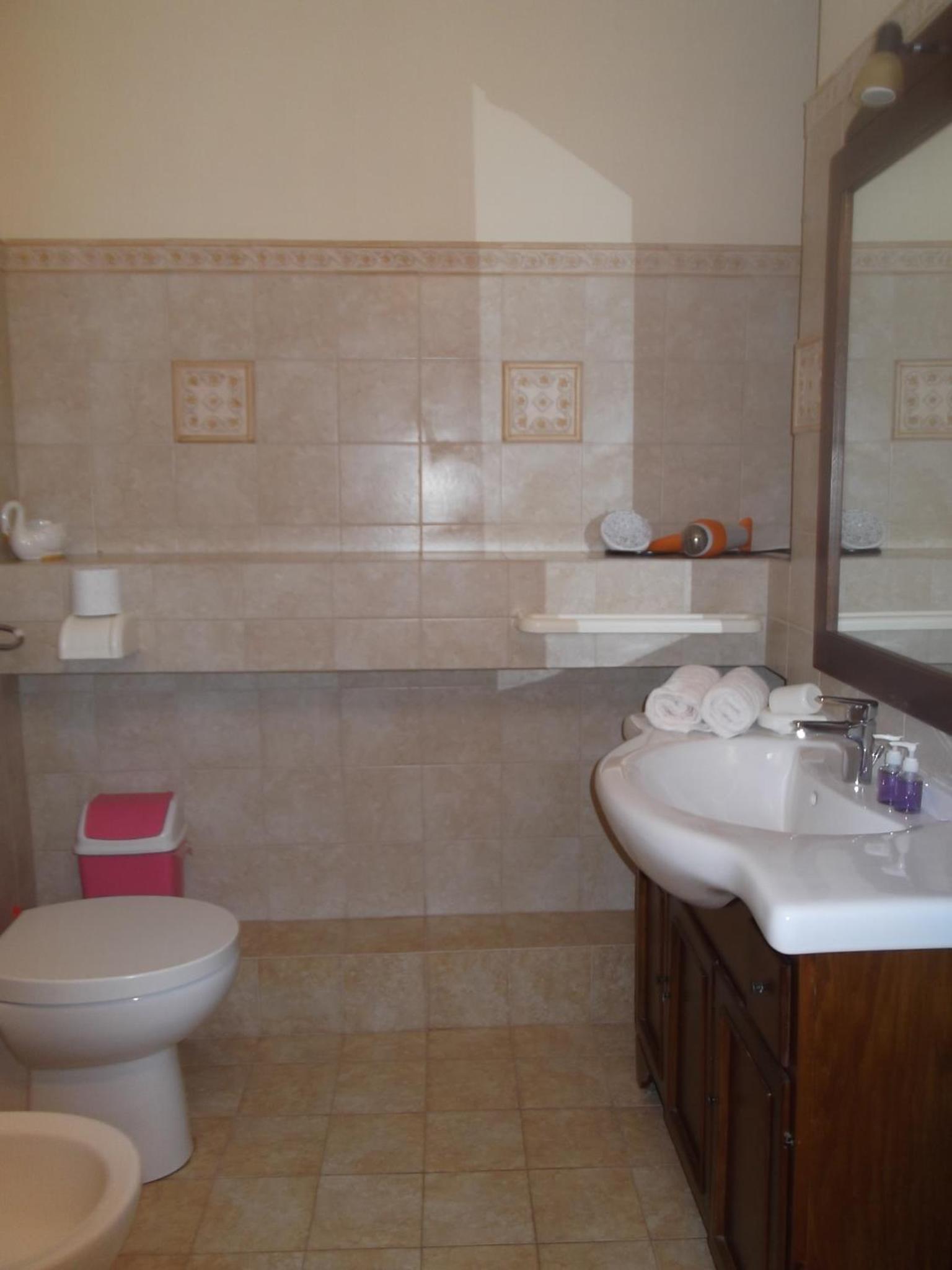 Sunshine Apartments en Trappeto — bathroom