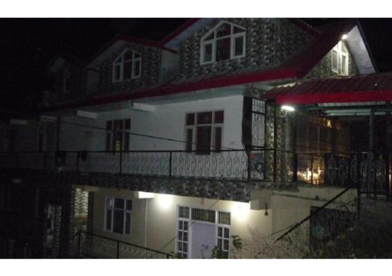 Mountain View Balcony rooms on main road Shimla view 3