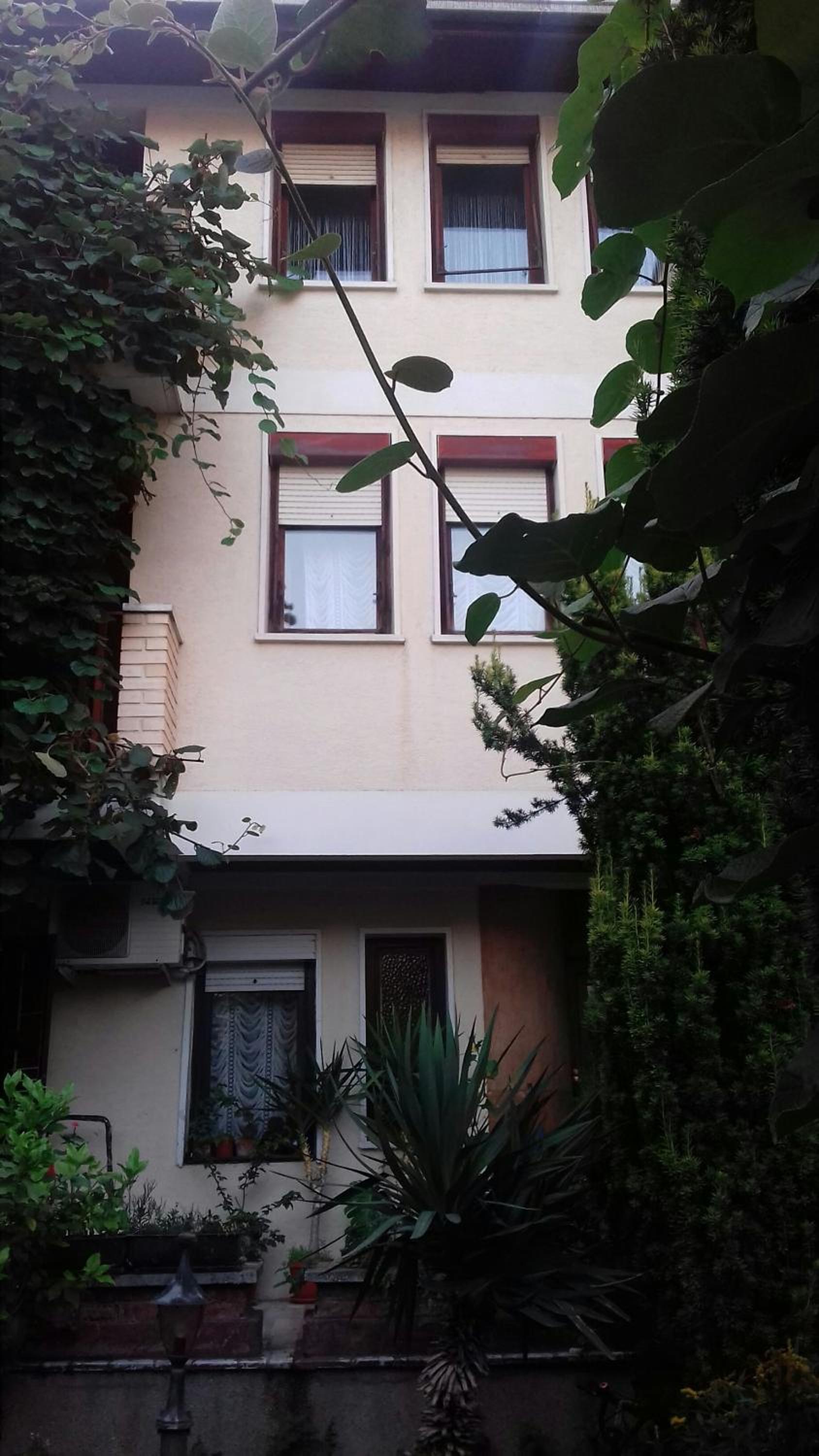Teo Apartments