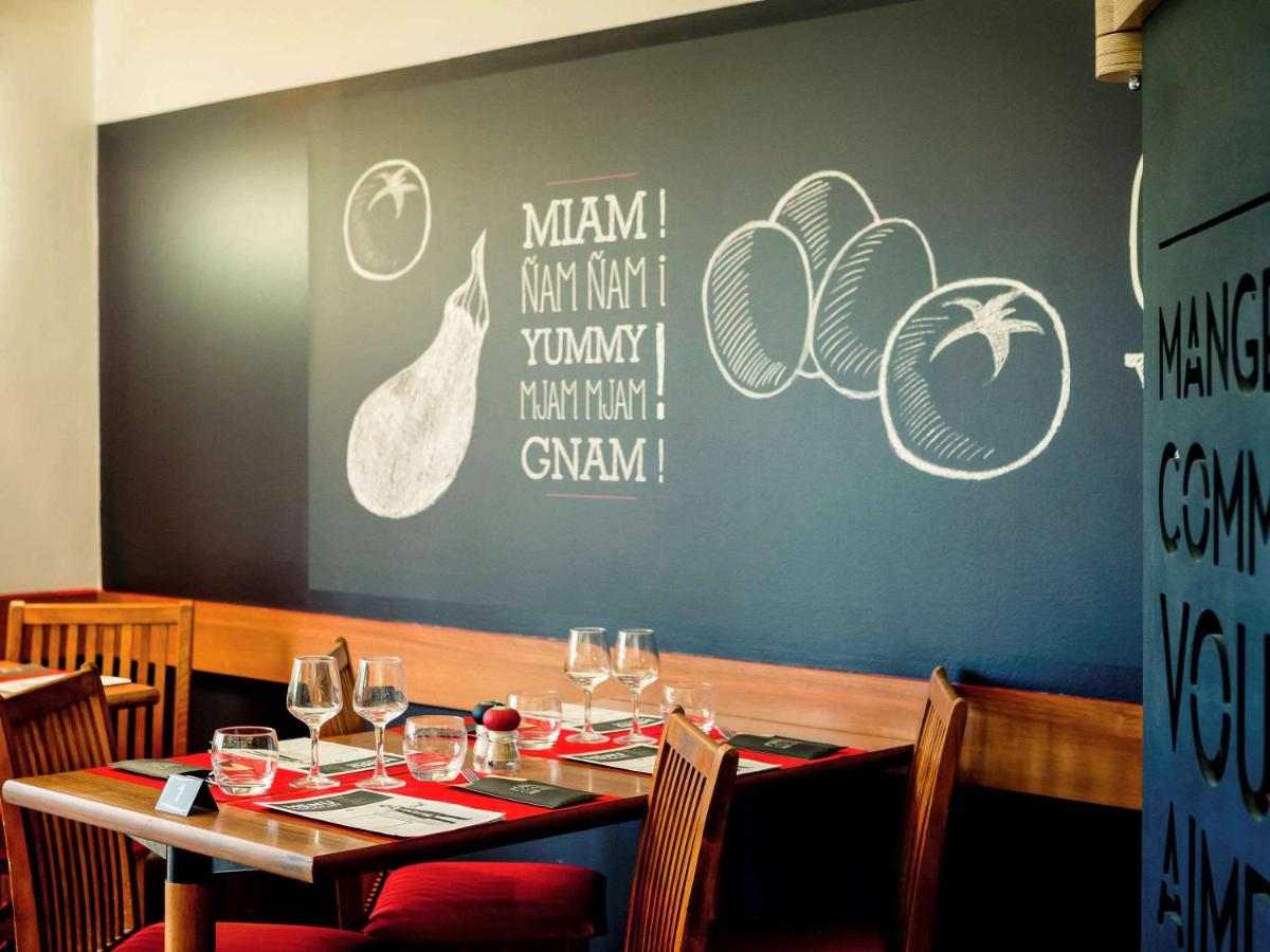 restaurant