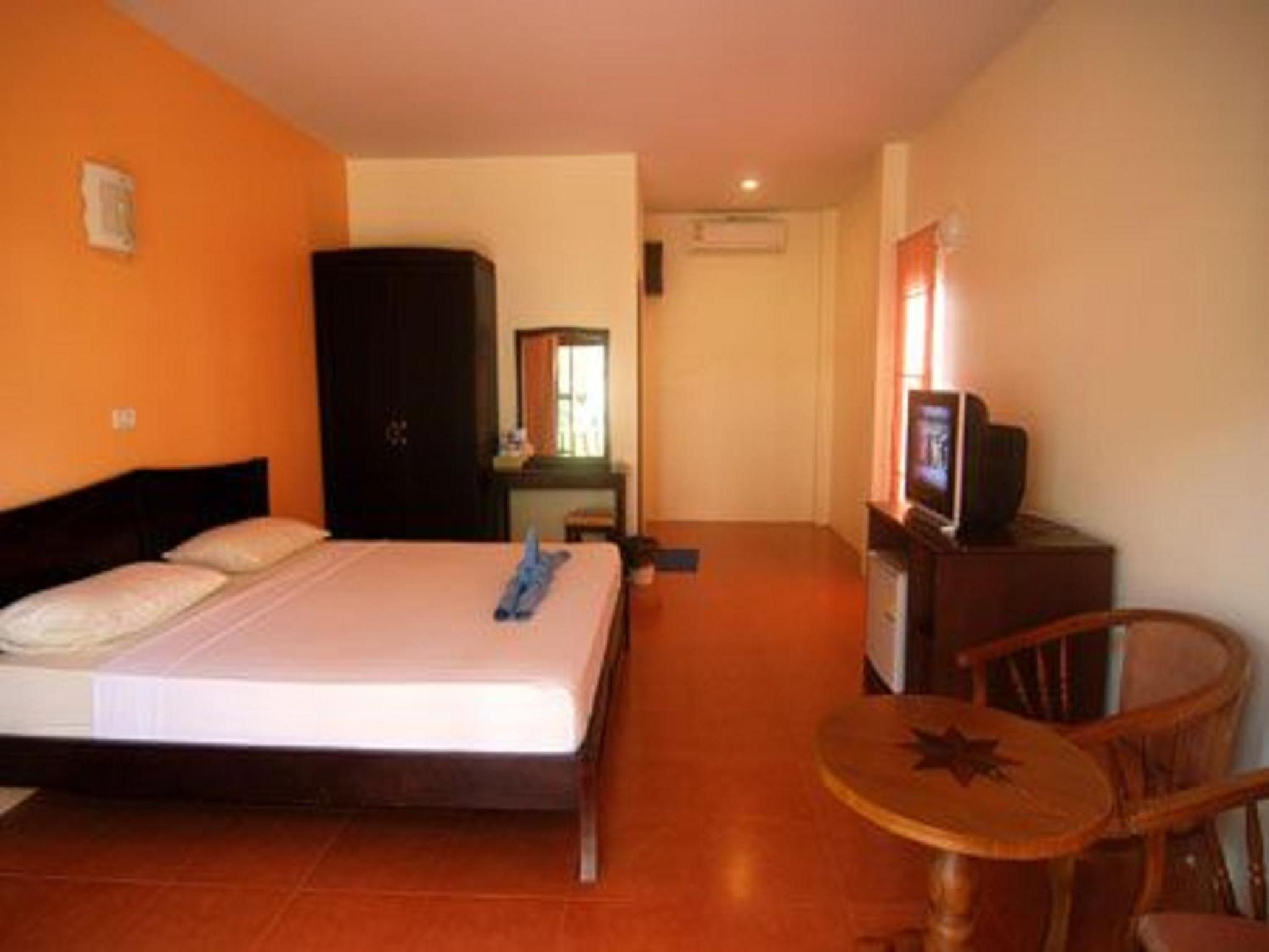 Lanta Bee Garden Bungalow SHA Extra Plus