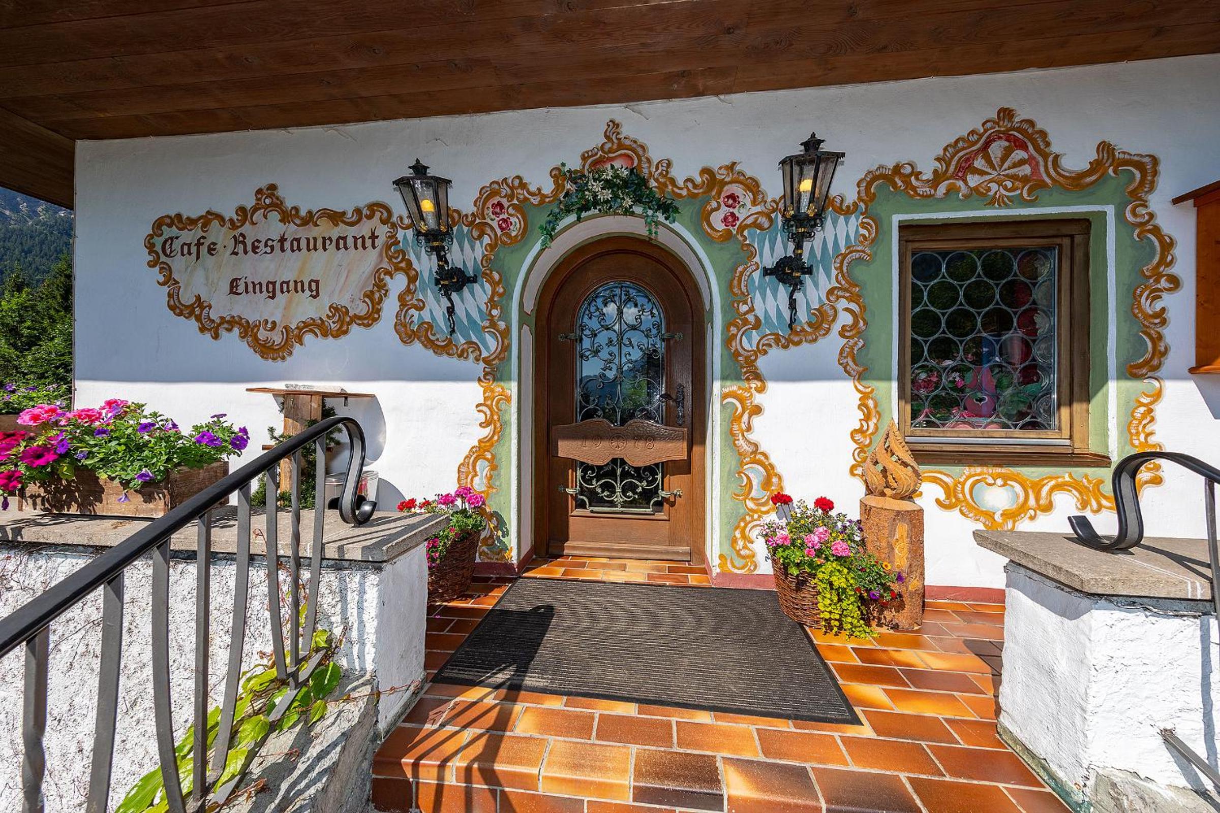 Photo 8
