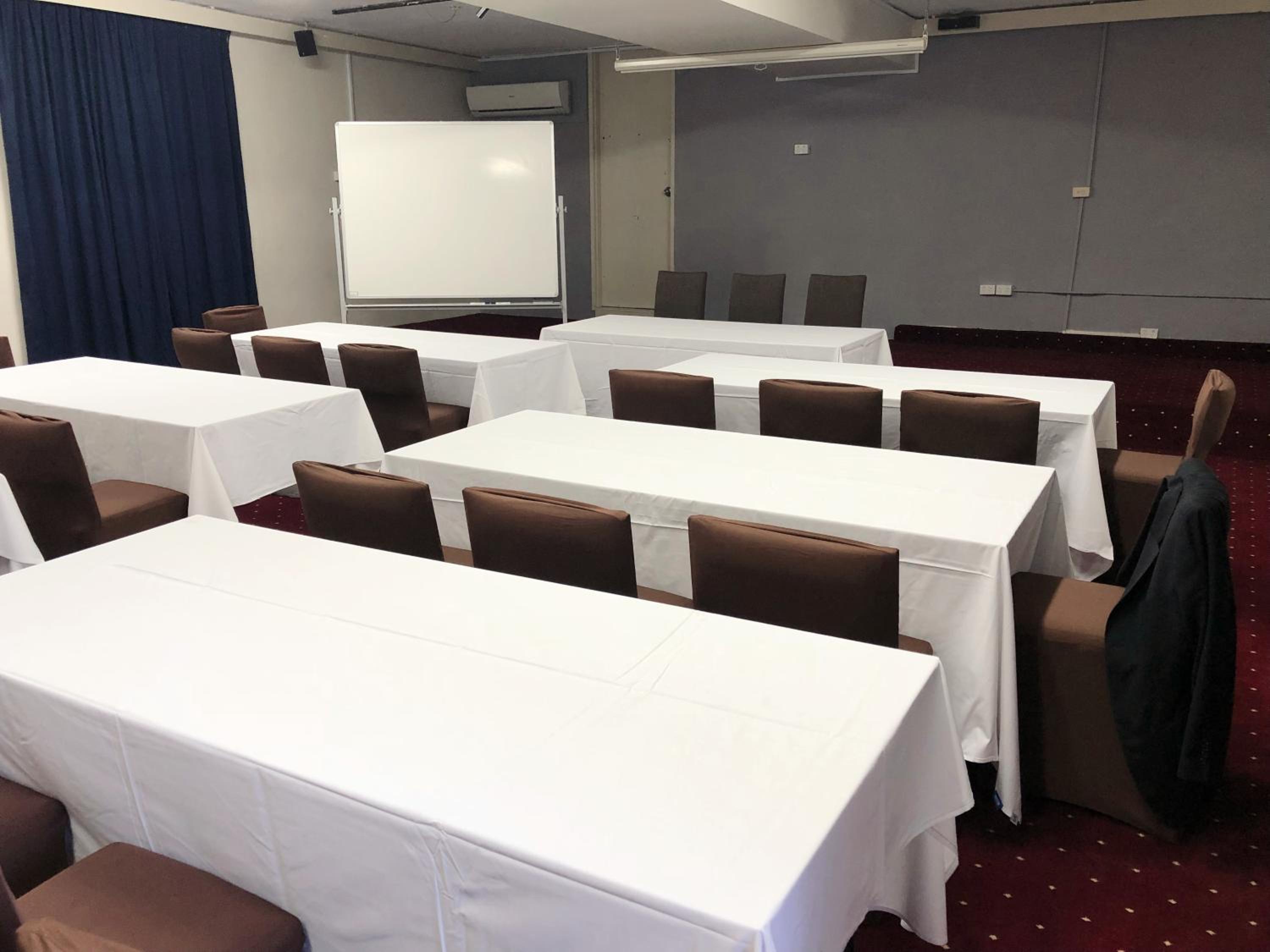 Hotel Parkdale Motor Inn - Image 1