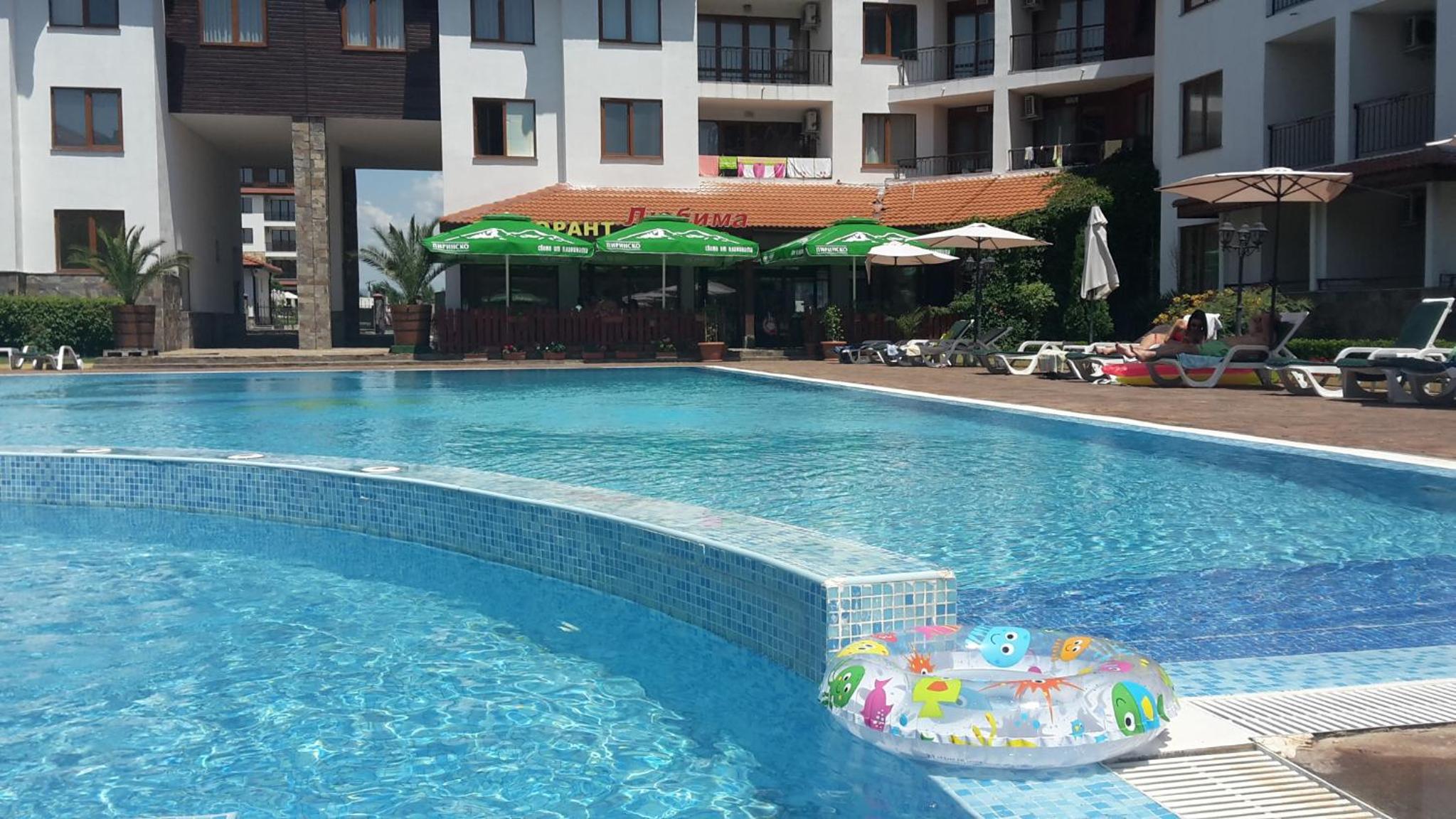 swimming pool
